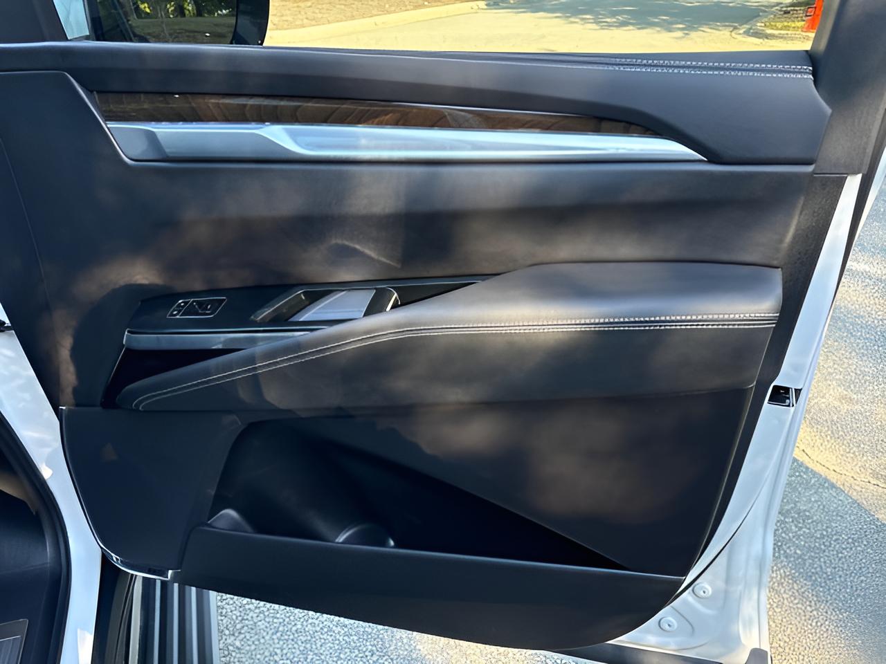 2025 Cadillac Escalade ESV Sport Platinum