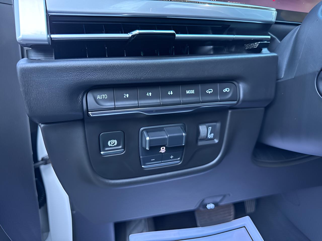 2025 Cadillac Escalade ESV Sport Platinum
