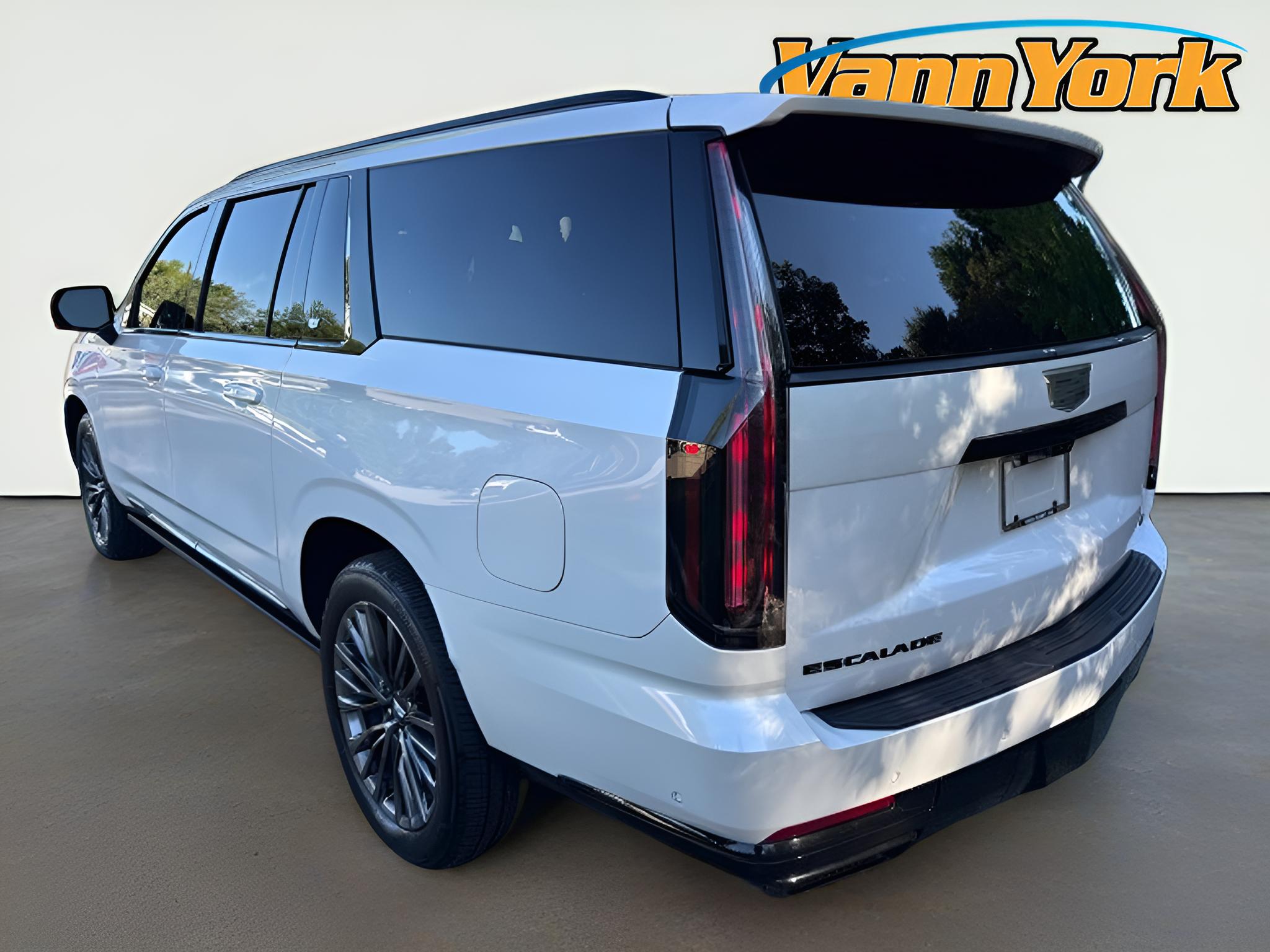 2025 Cadillac Escalade ESV Sport Platinum