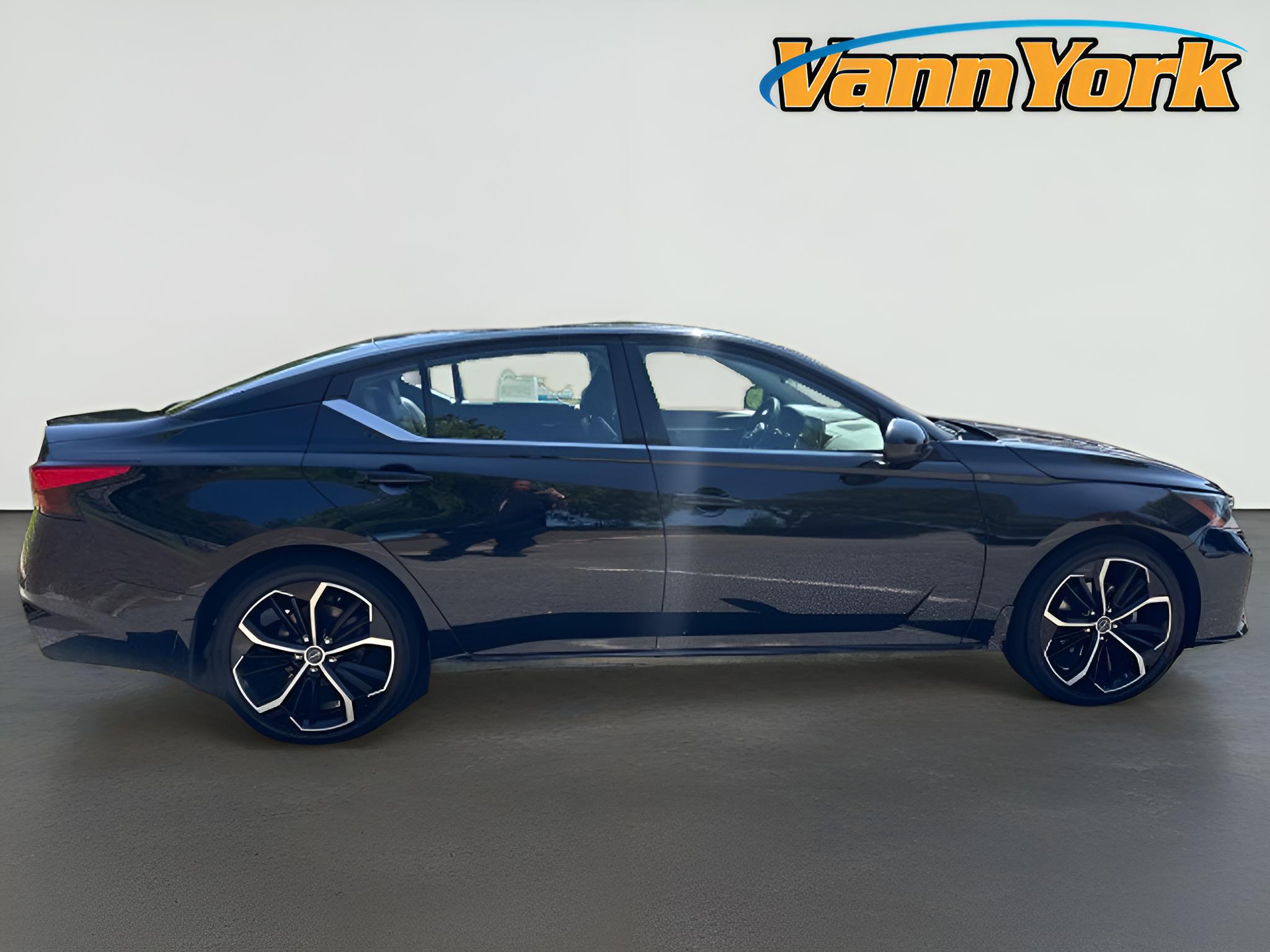 2023 Nissan Altima SR FWD