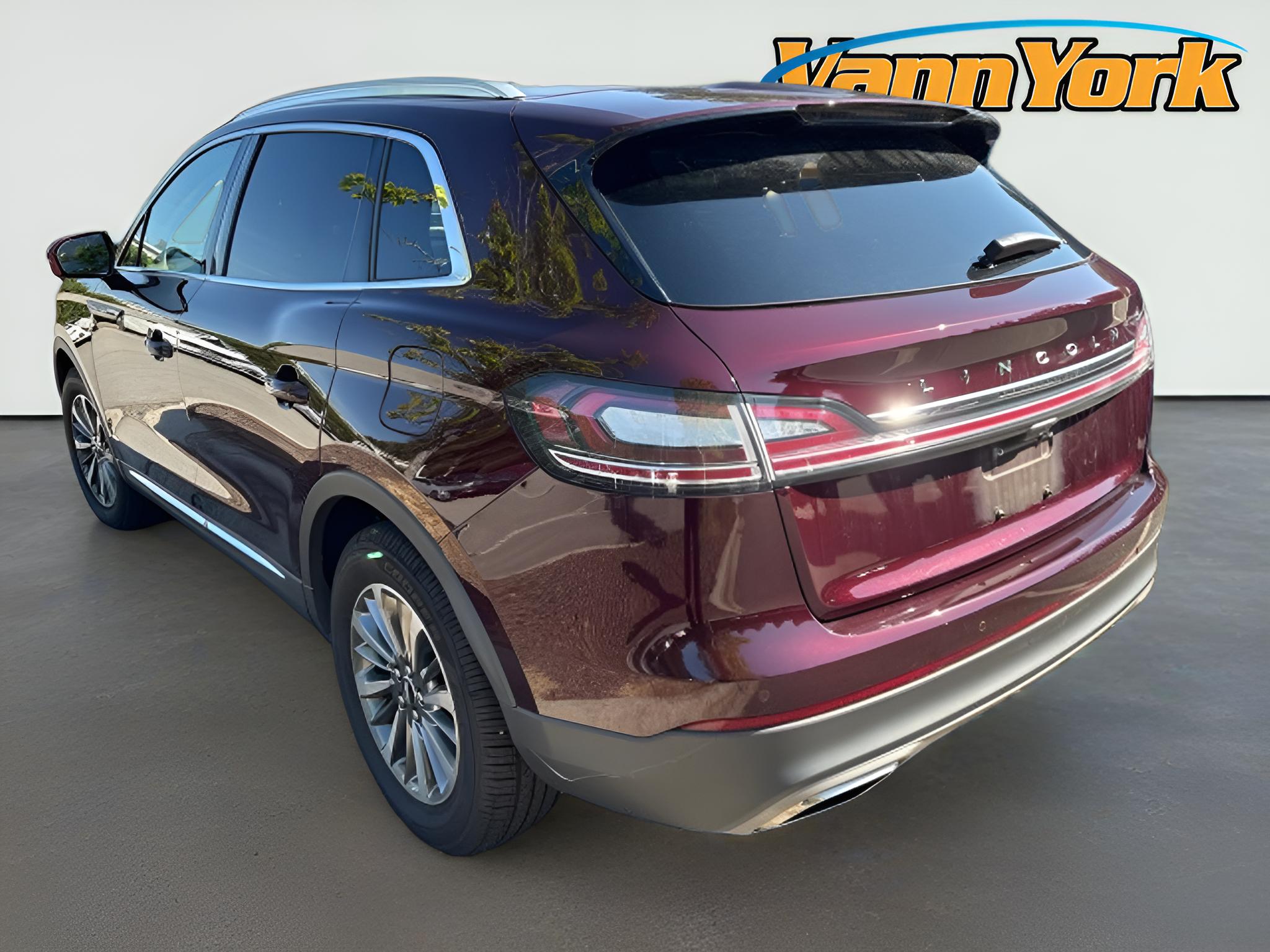 2022 Lincoln Nautilus Standard