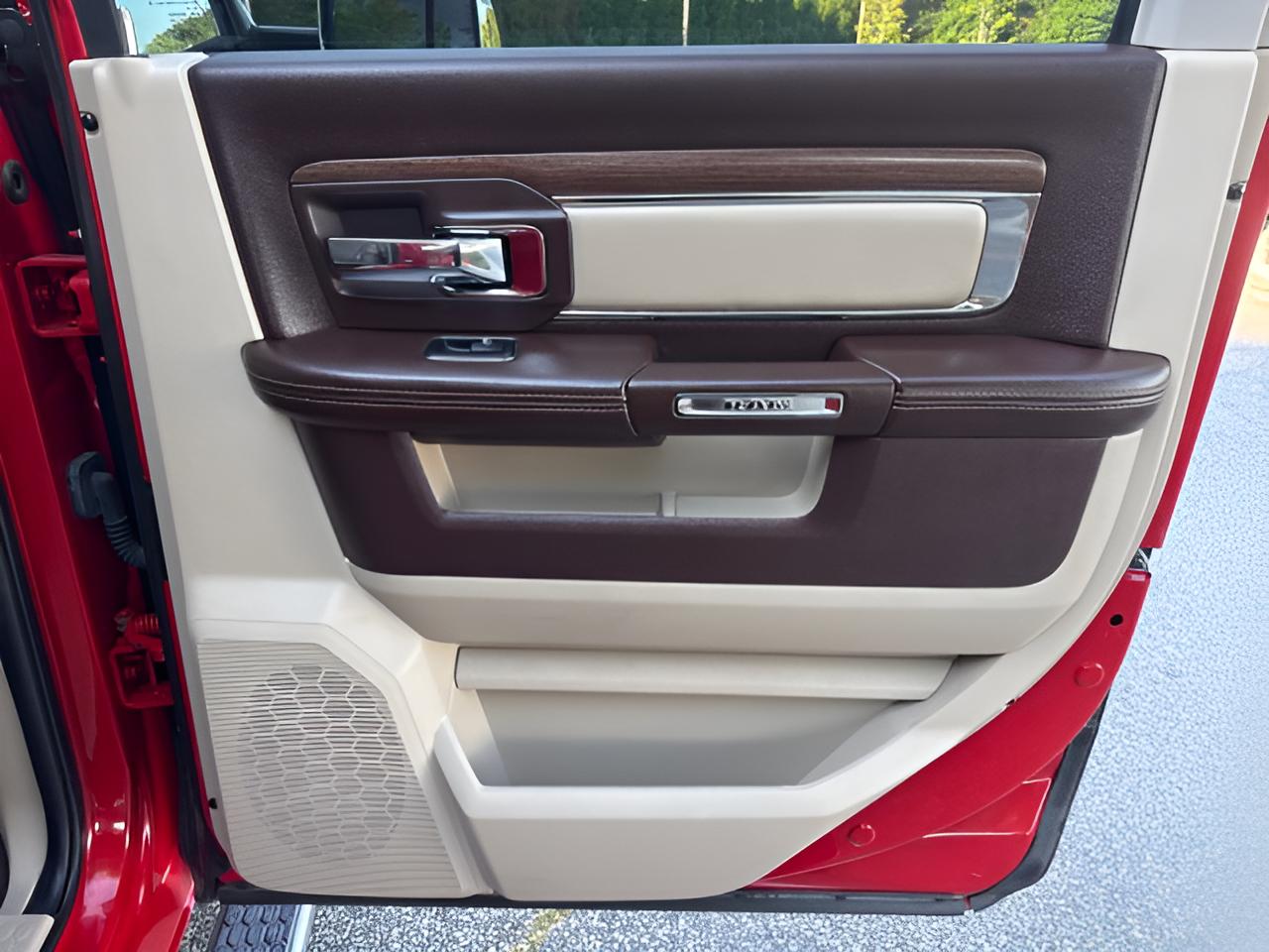 2017 RAM 2500 Laramie Mega Cab 4x4 6'4" Box