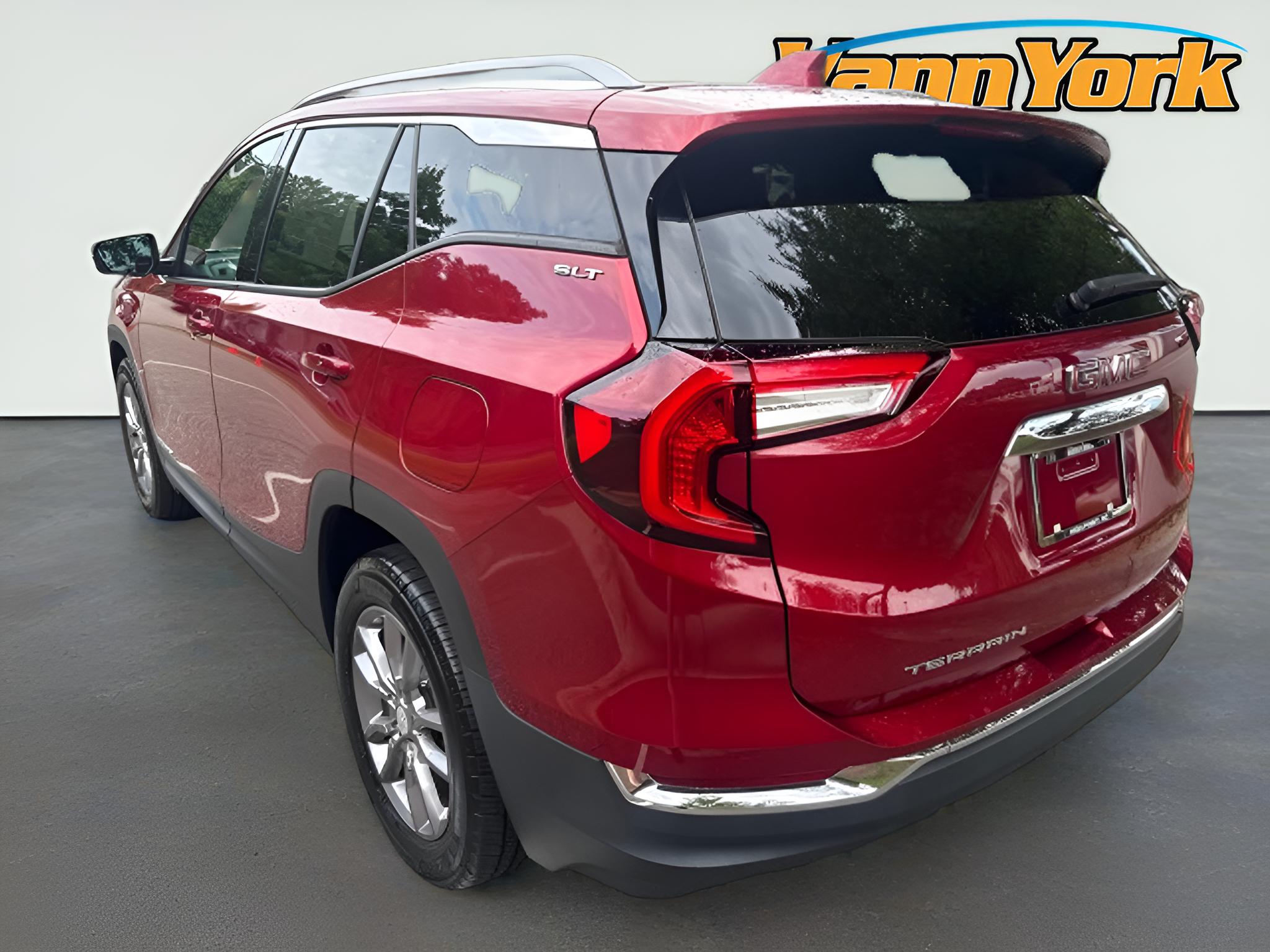 2023 GMC Terrain SLT