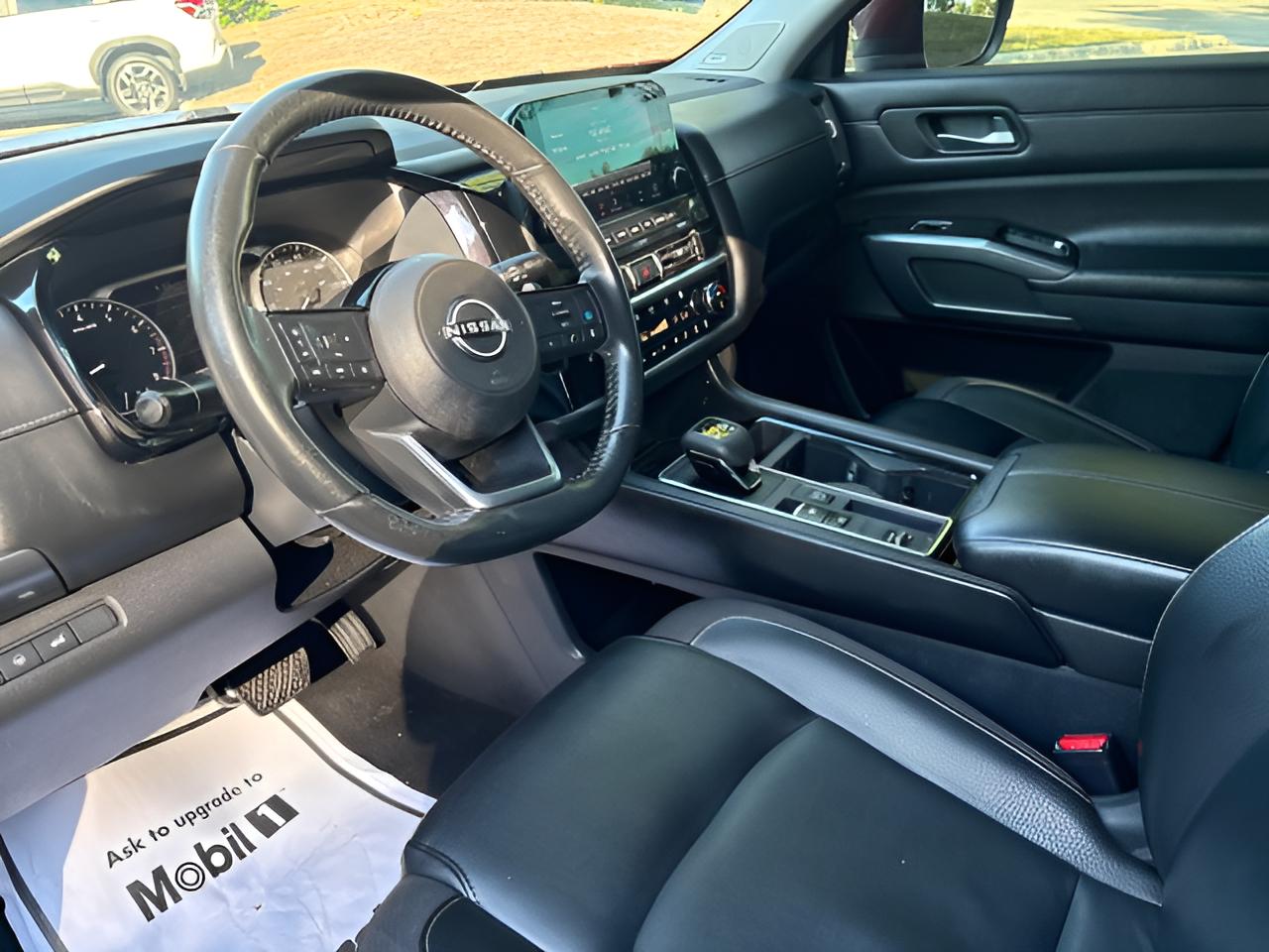 2023 Nissan Pathfinder SL FWD