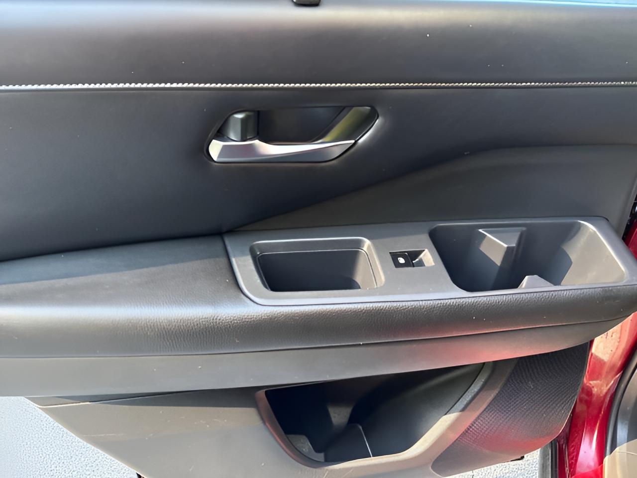 2023 Nissan Pathfinder SL FWD