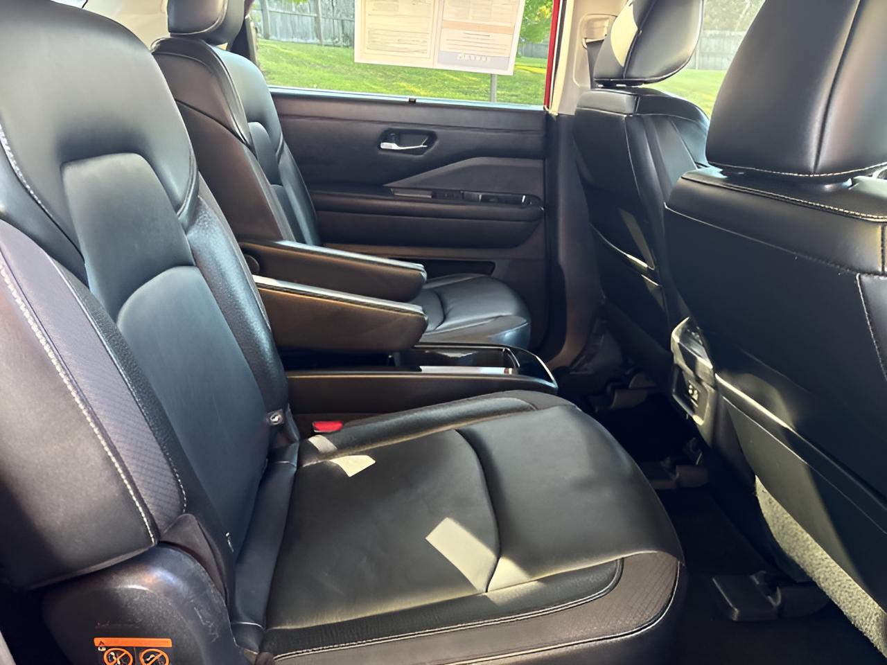 2023 Nissan Pathfinder SL FWD