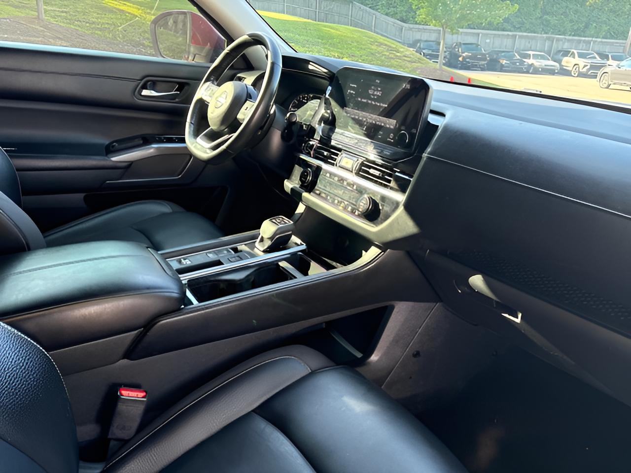 2023 Nissan Pathfinder SL FWD