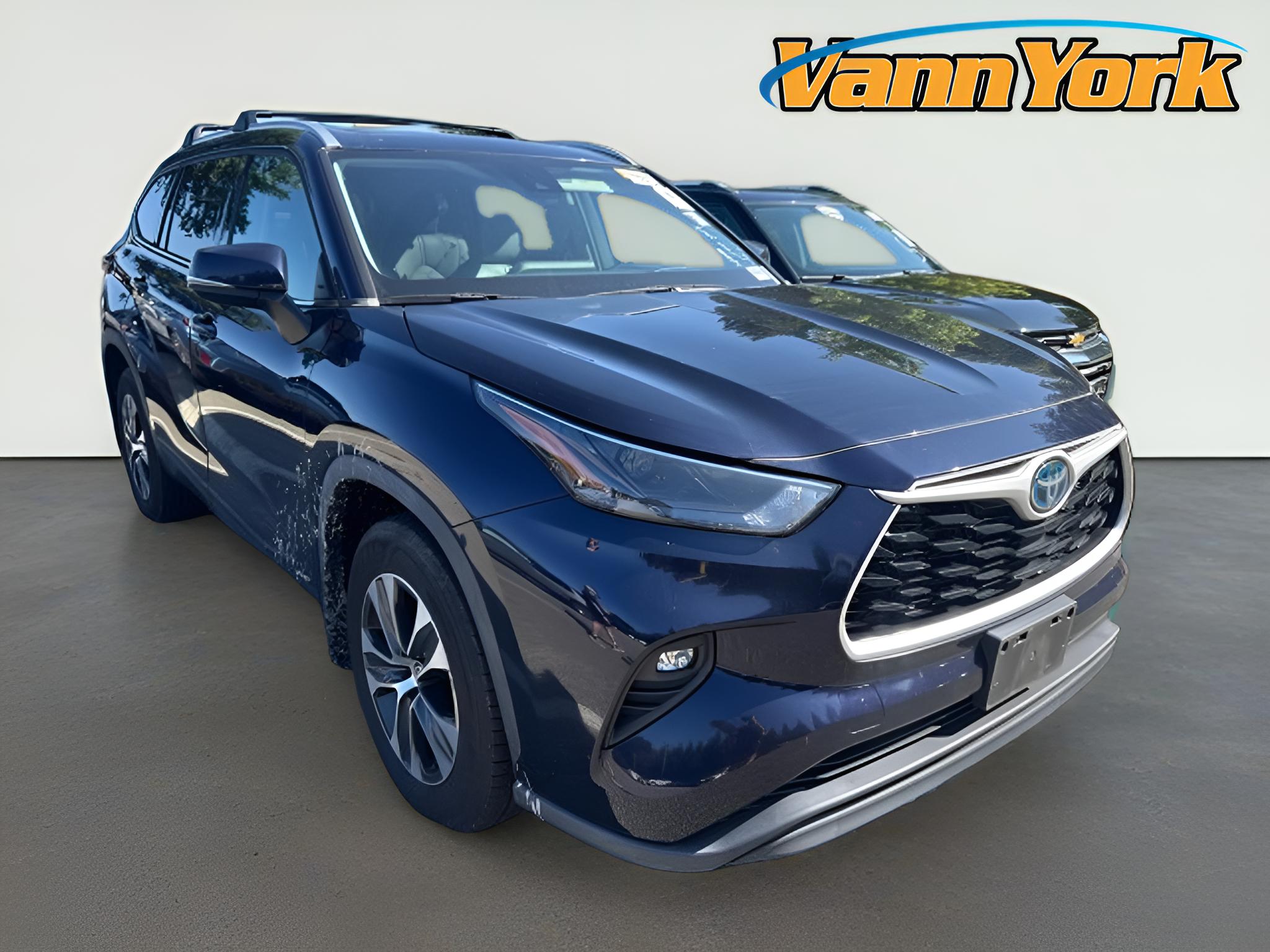 2022 Toyota Highlander Hybrid XLE