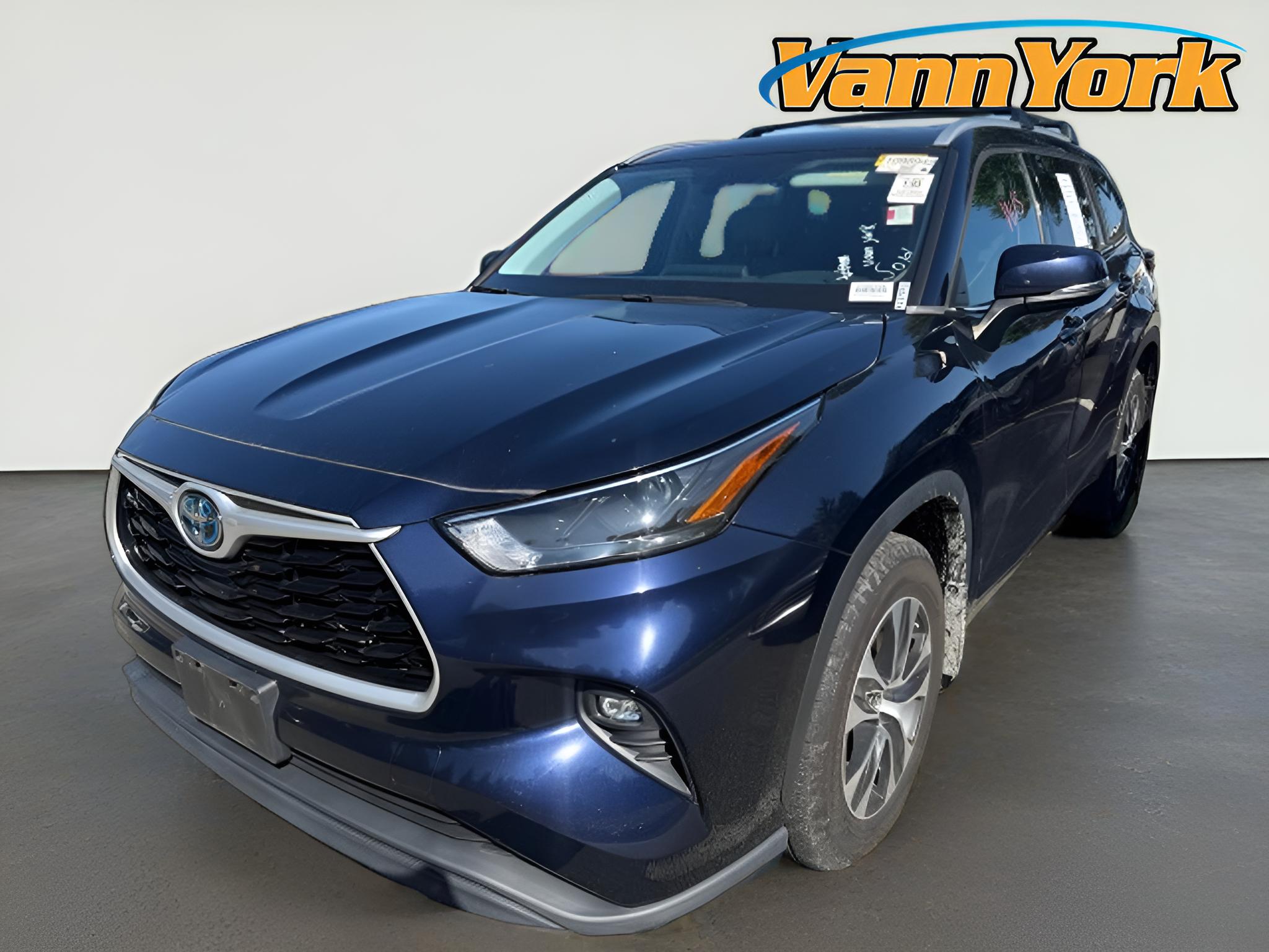 2022 Toyota Highlander Hybrid XLE