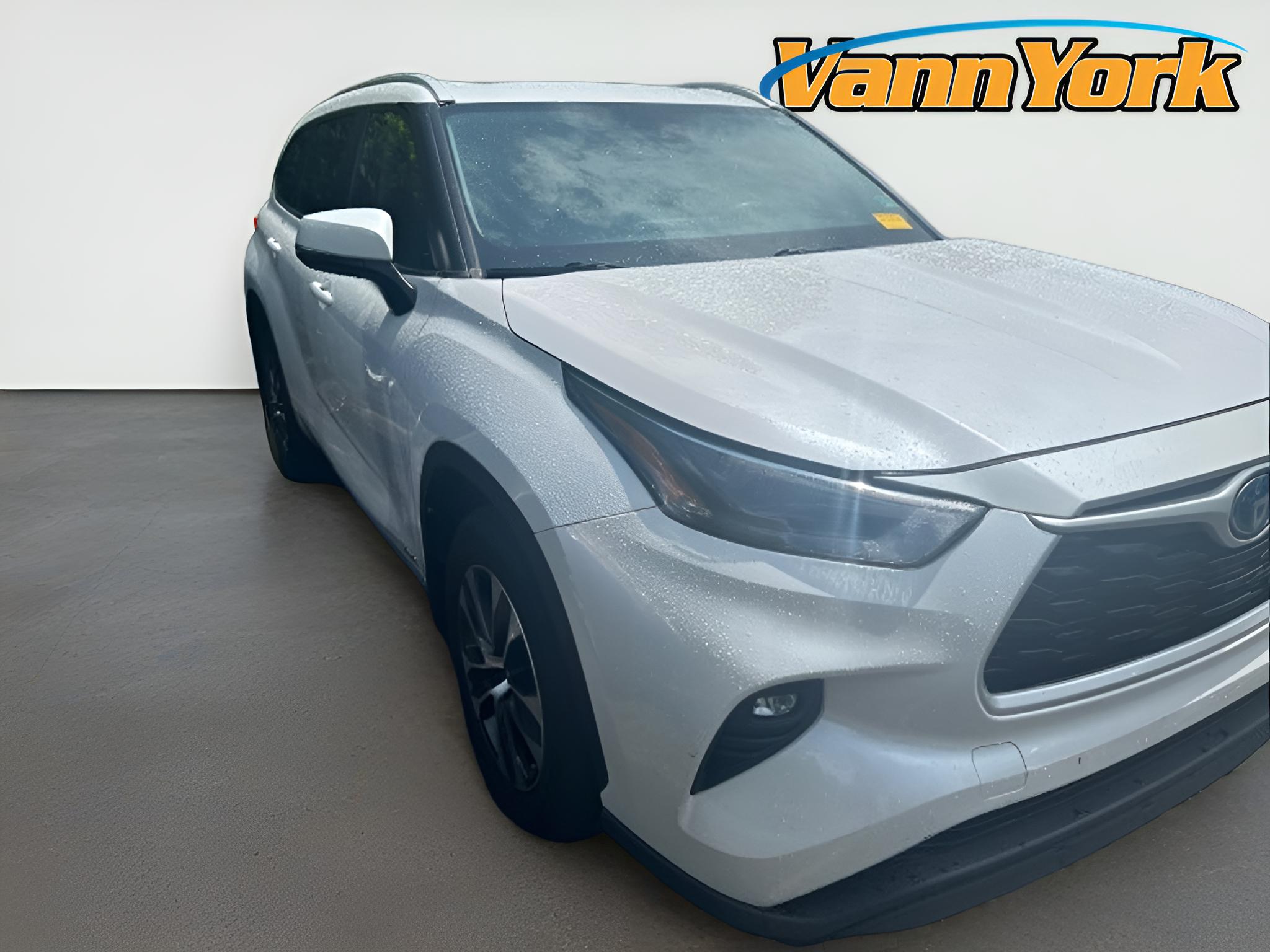 2023 Toyota Highlander Hybrid XLE