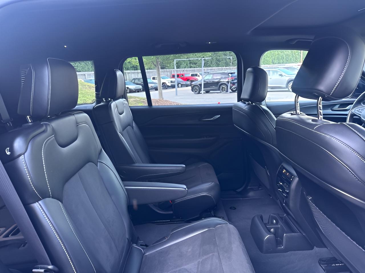 2023 Jeep Grand Cherokee L Altitude 4x4