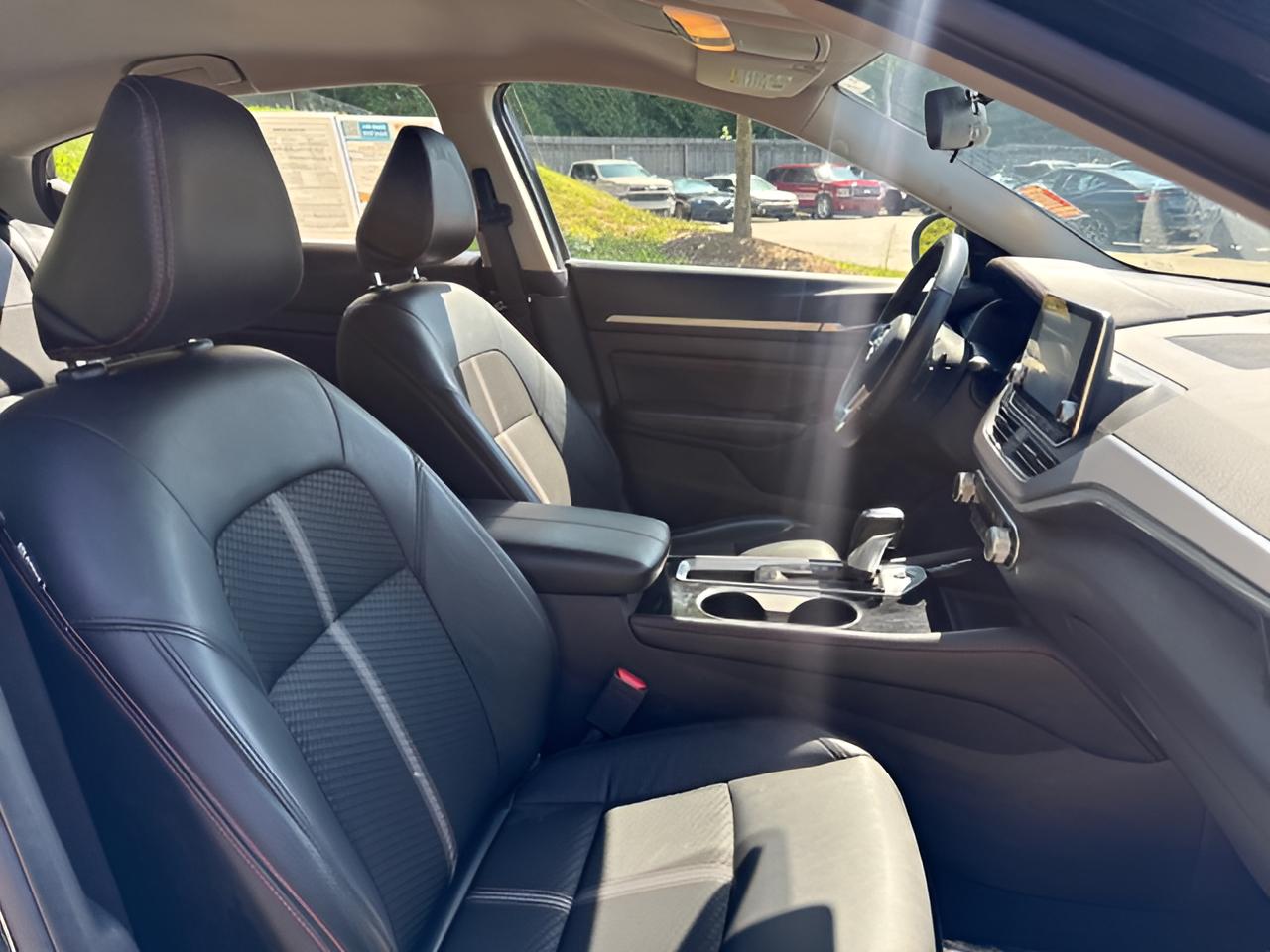 2023 Nissan Altima SR FWD