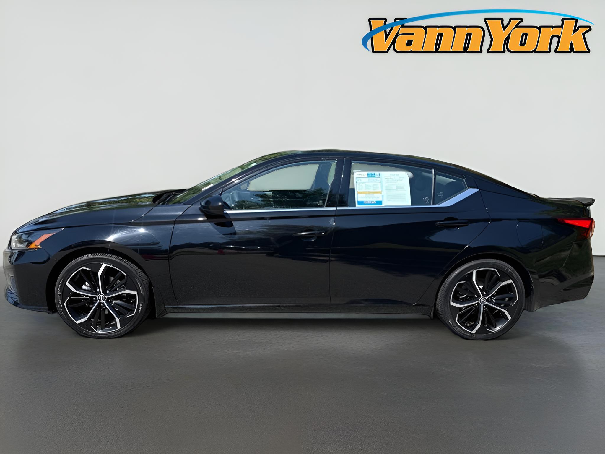 2023 Nissan Altima SR FWD