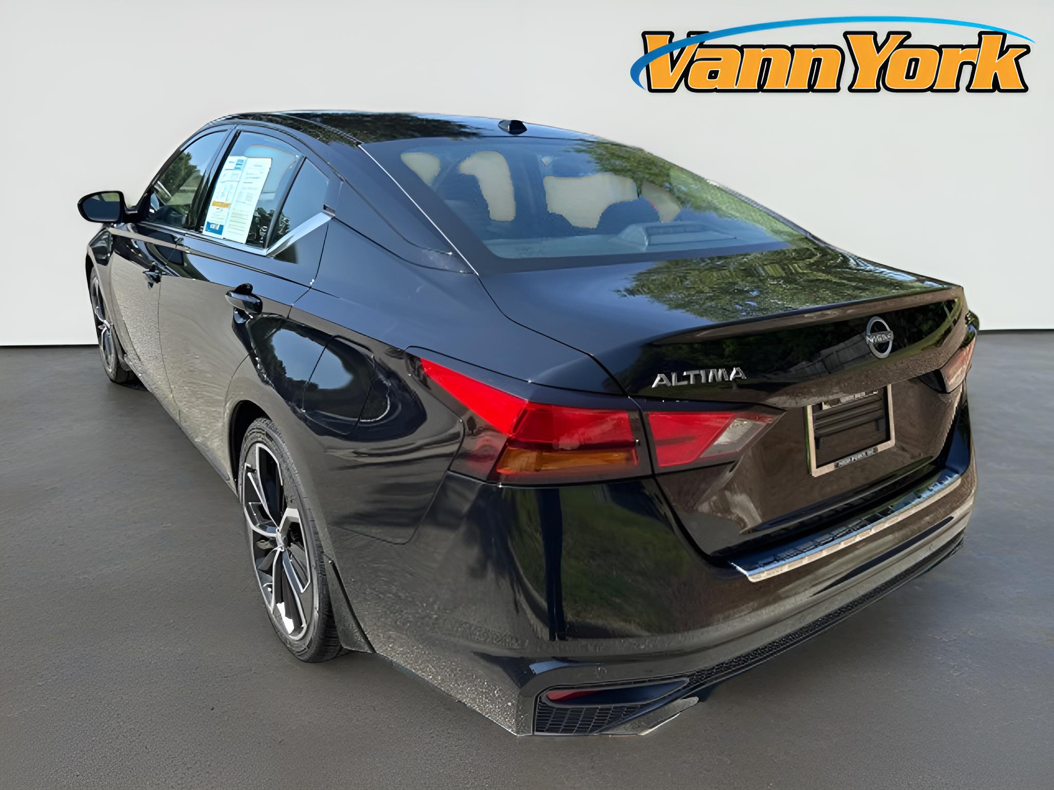 2023 Nissan Altima SR FWD