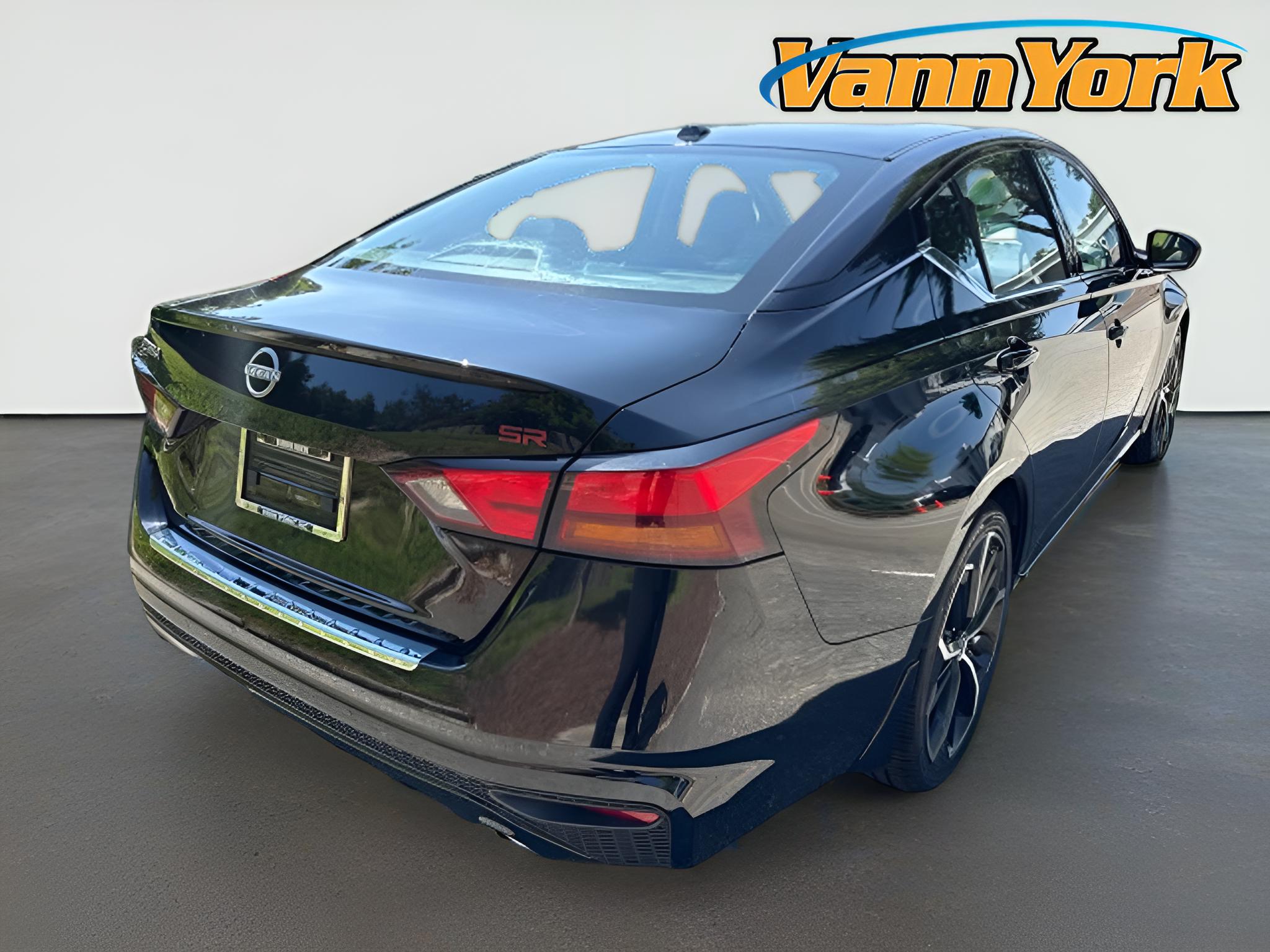 2023 Nissan Altima SR FWD