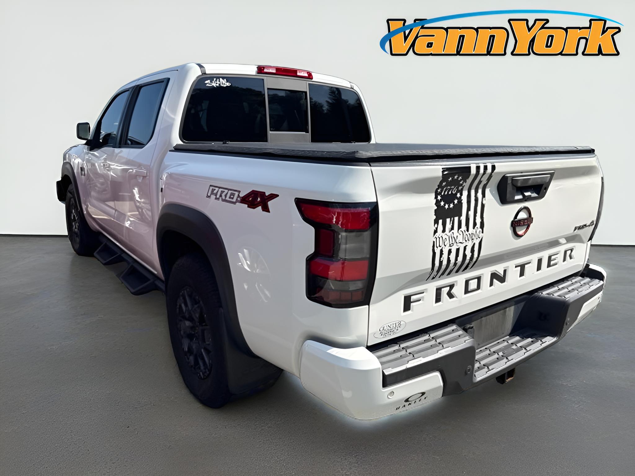 2022 Nissan Frontier Crew Cab PRO-4X 4x4