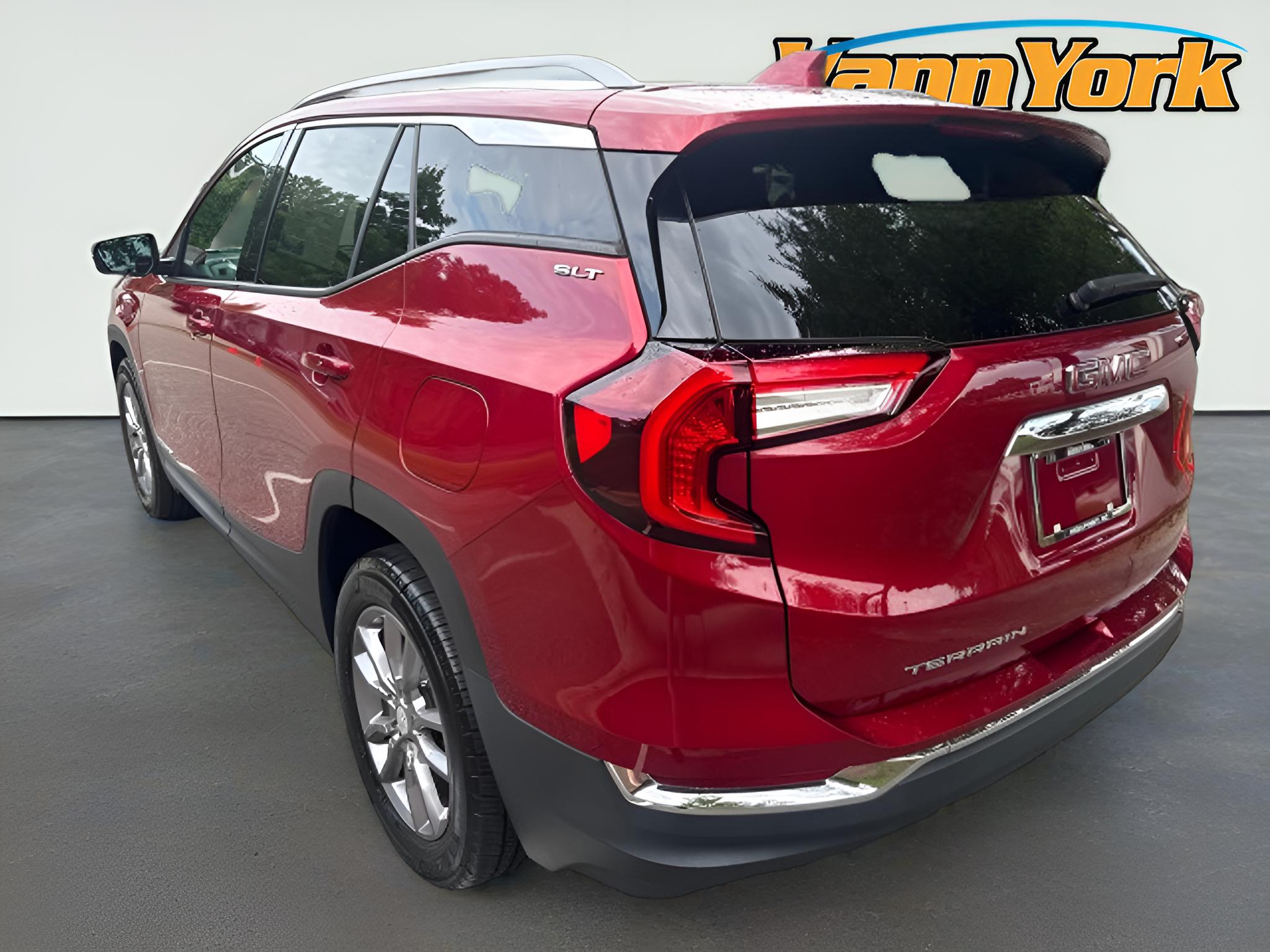 2023 GMC Terrain SLT