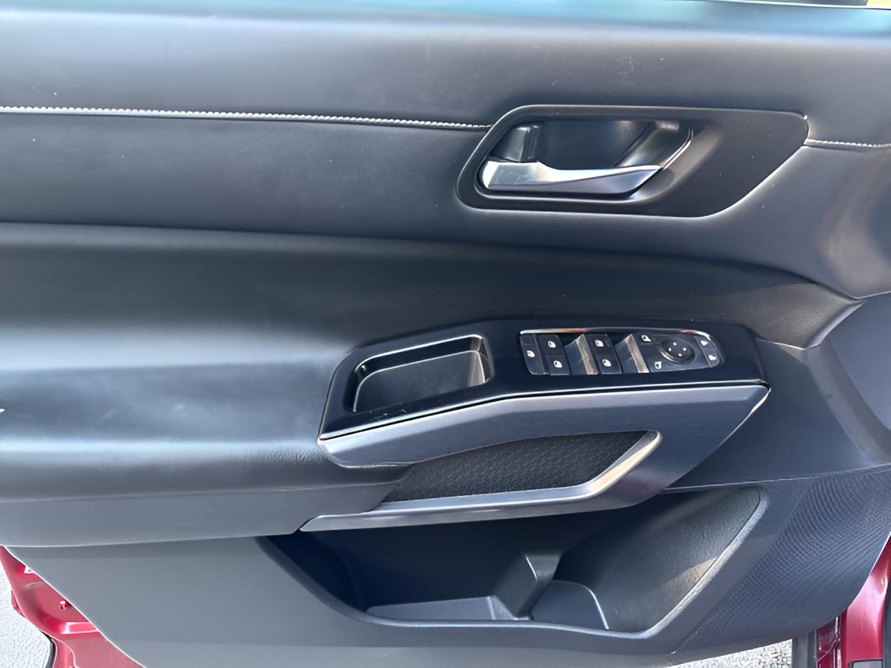 2023 Nissan Pathfinder SL FWD