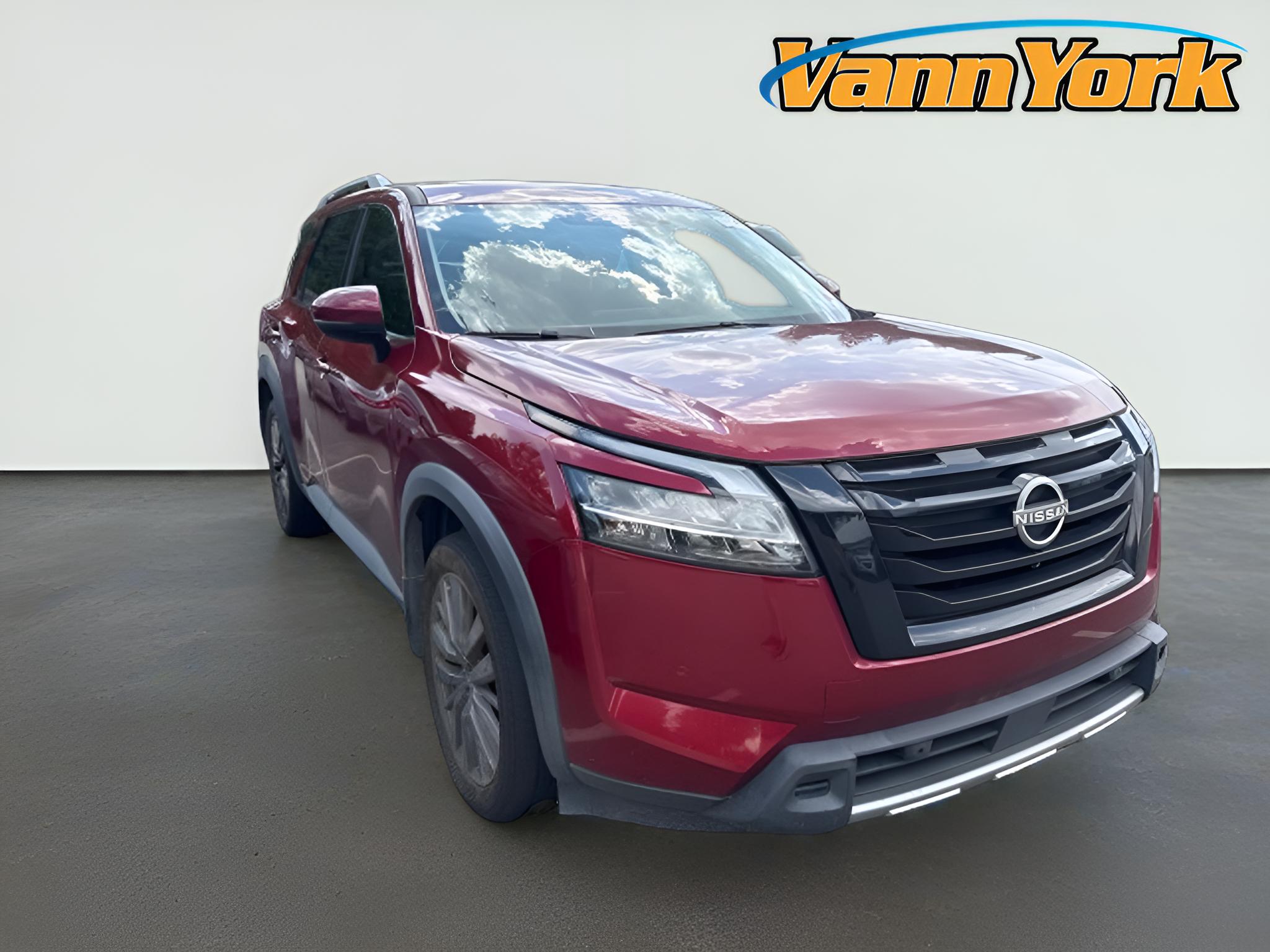 2023 Nissan Pathfinder SL FWD