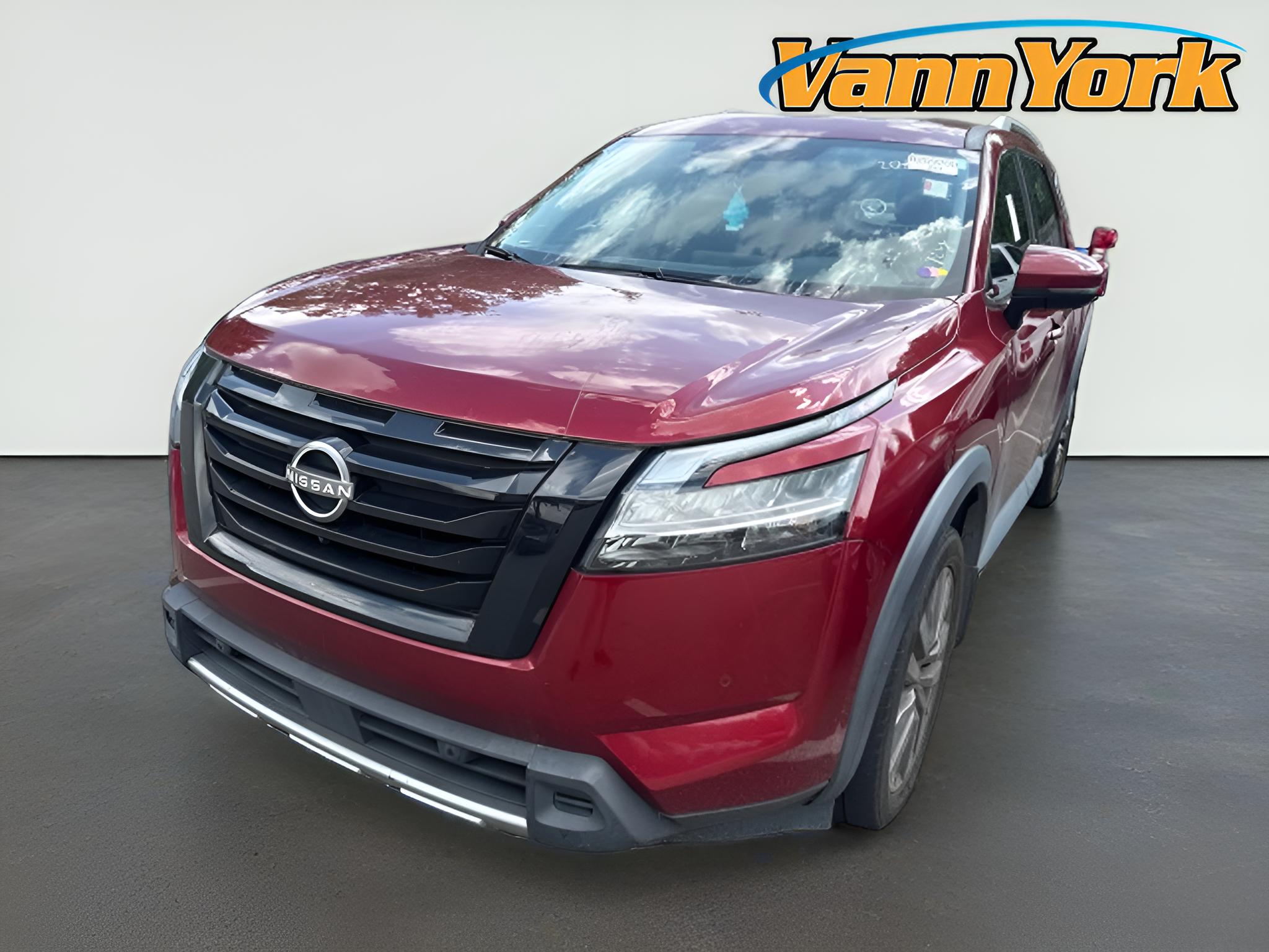 2023 Nissan Pathfinder SL FWD