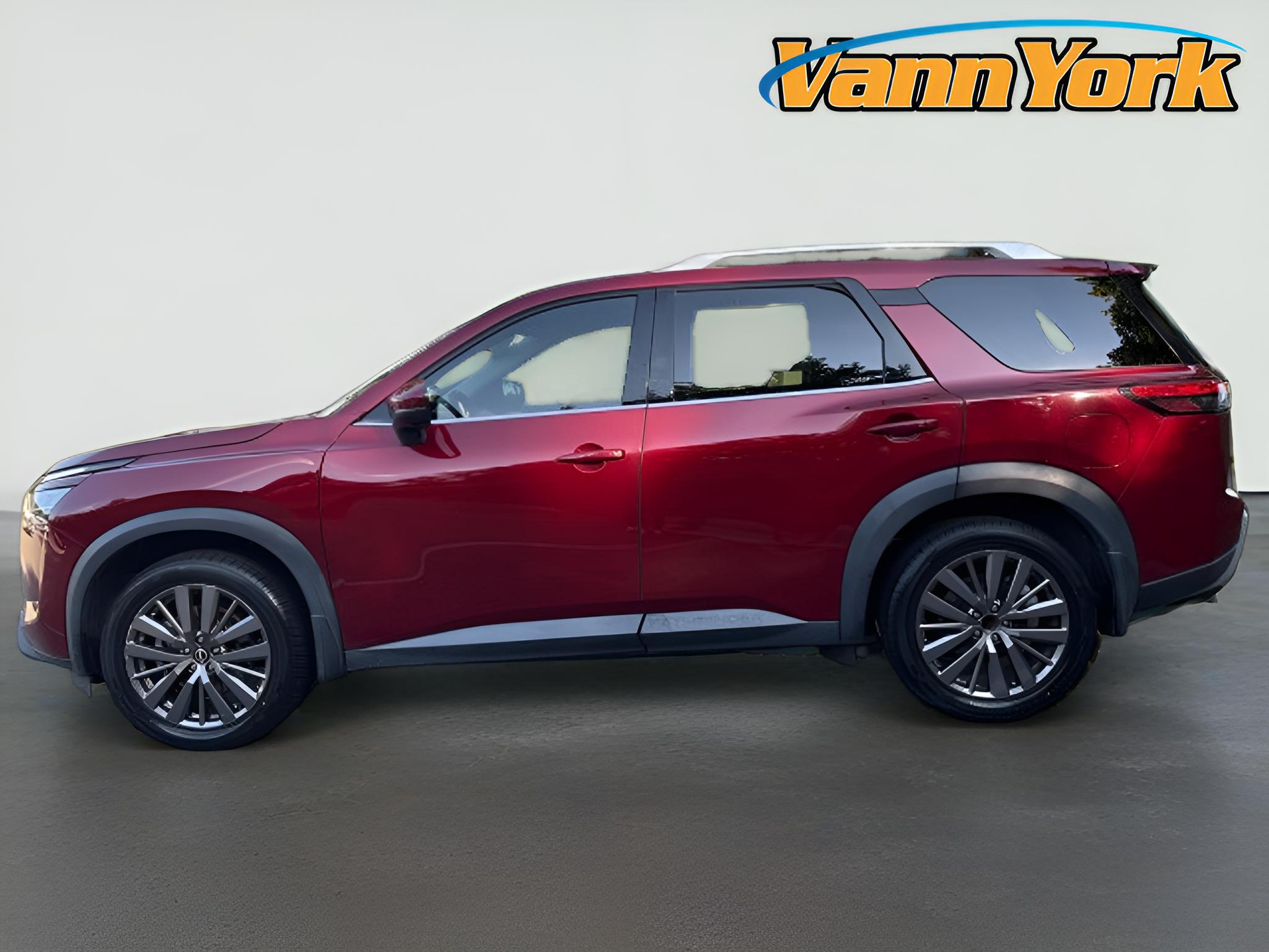 2023 Nissan Pathfinder SL FWD