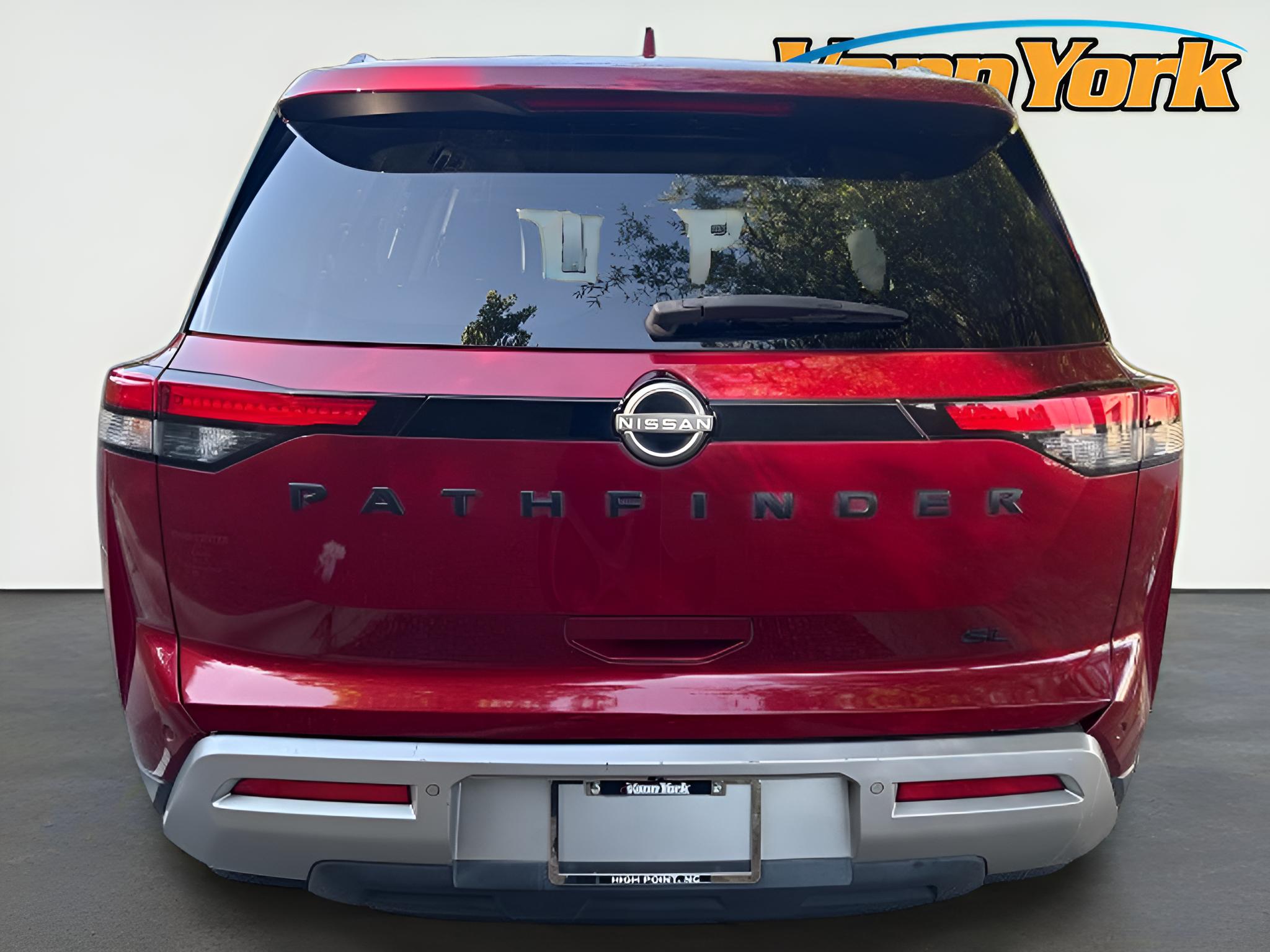 2023 Nissan Pathfinder SL FWD