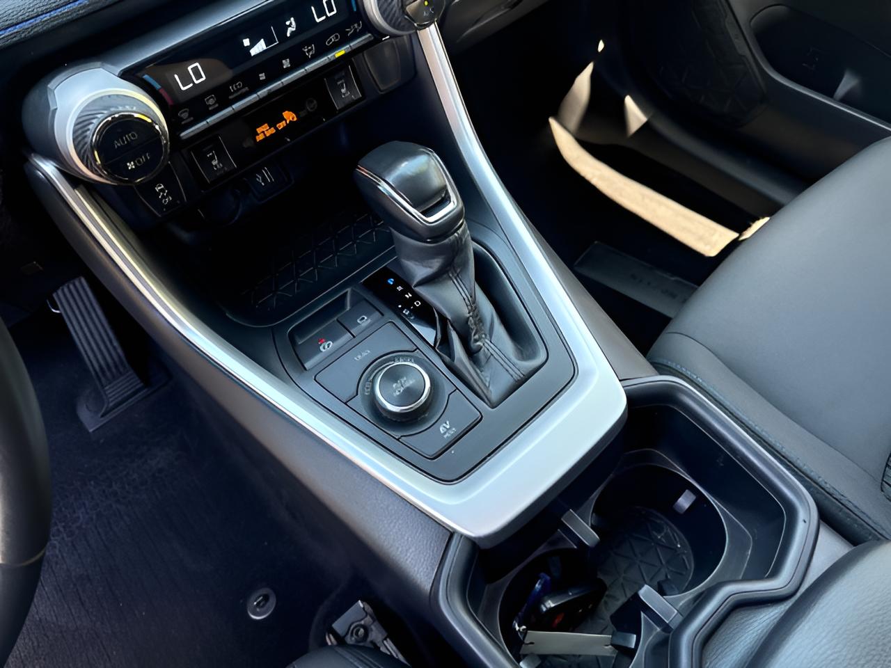 2023 Toyota RAV4 Hybrid SE