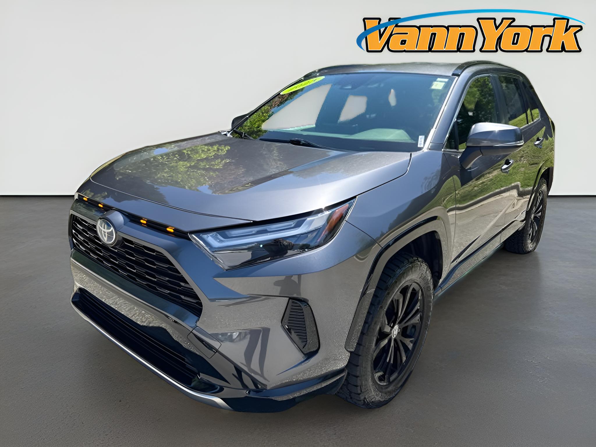 2023 Toyota RAV4 Hybrid SE