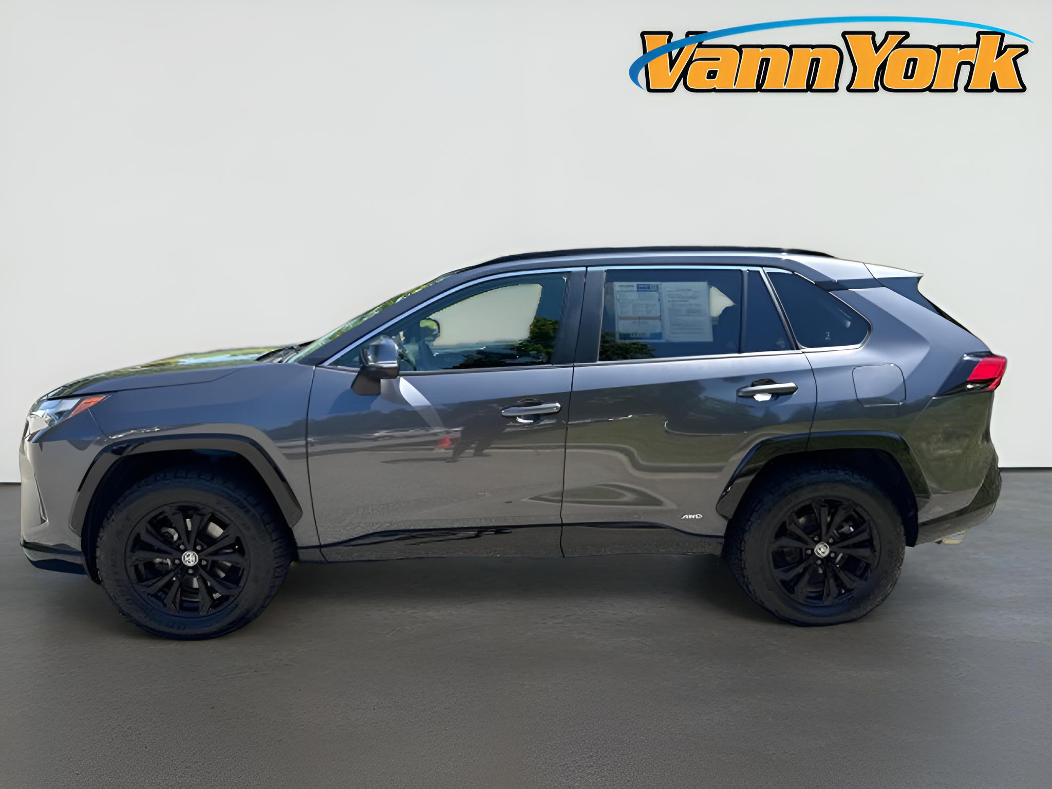 2023 Toyota RAV4 Hybrid SE