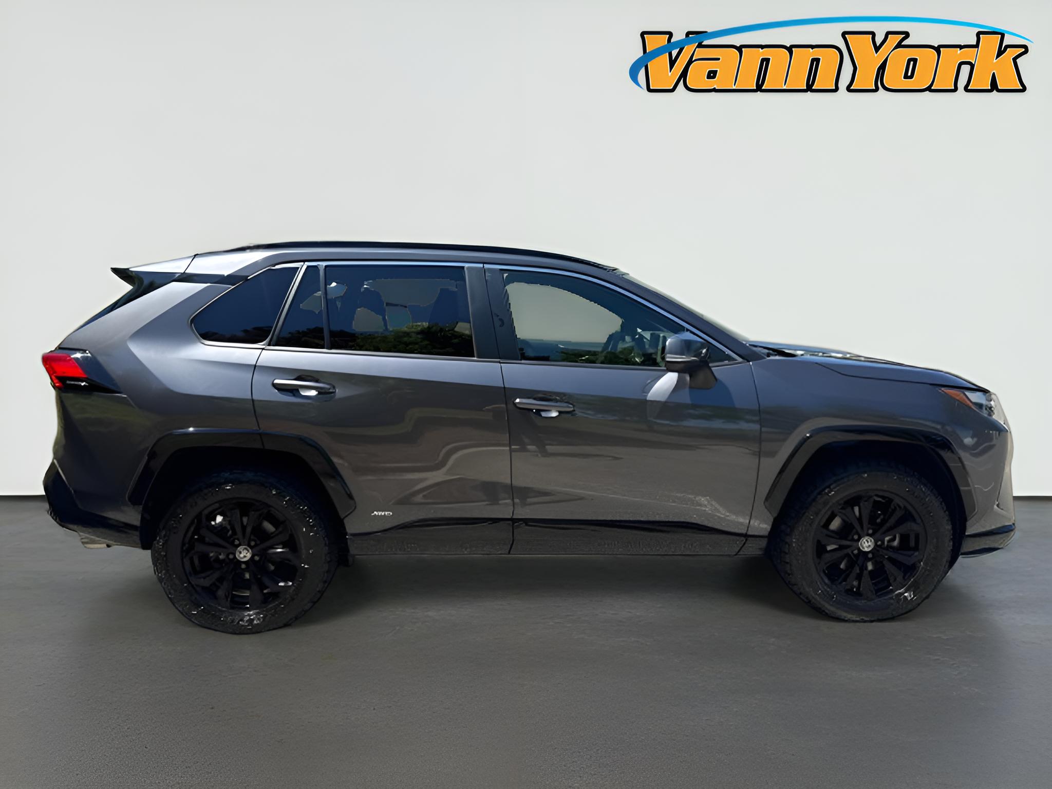 2023 Toyota RAV4 Hybrid SE