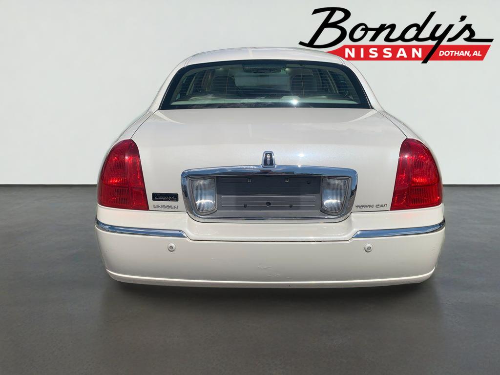 2004 Lincoln Town Car Ultimate