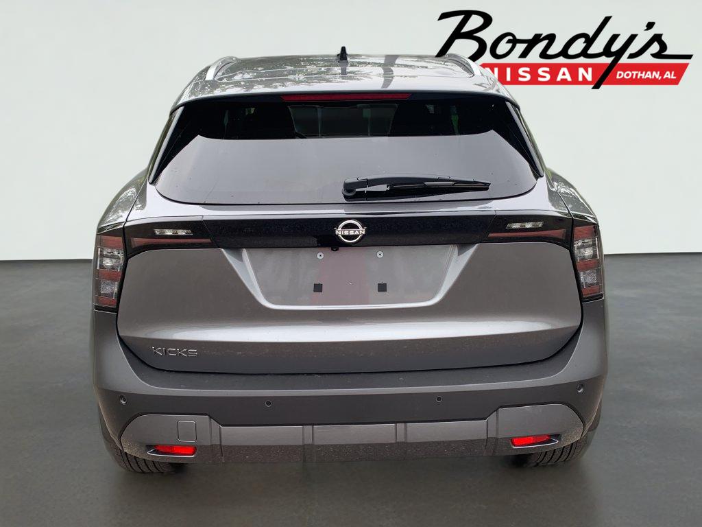 2027 Nissan Kicks SR