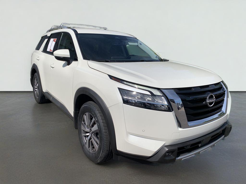 2023 Nissan Pathfinder SL 2WD's photo