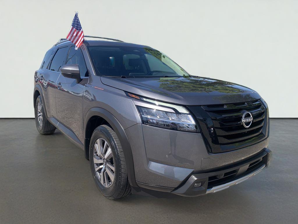 2023 Nissan Pathfinder SL