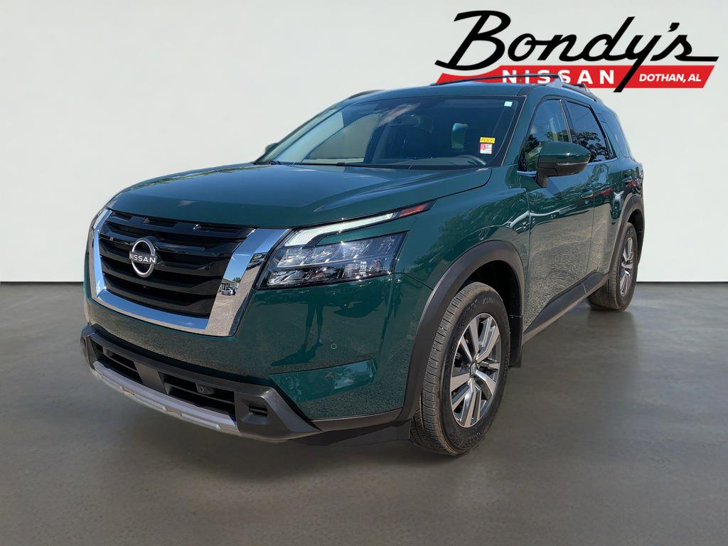 2025 Nissan Pathfinder SL