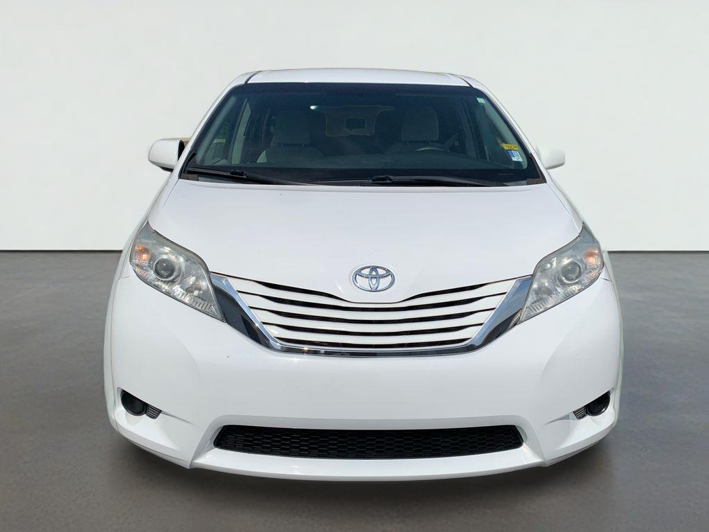 2016 Toyota Sienna LE 8 Passenger