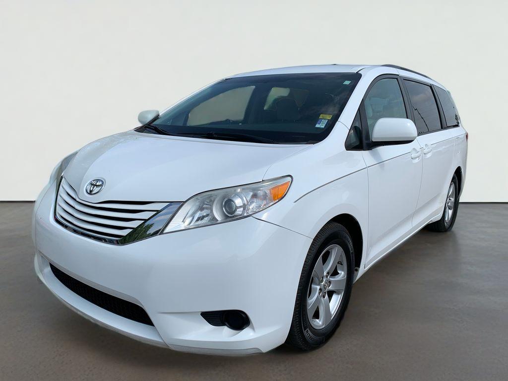 2016 Toyota Sienna LE 8 Passenger