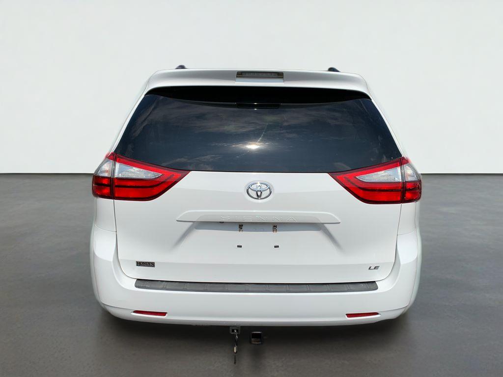 2016 Toyota Sienna LE 8 Passenger