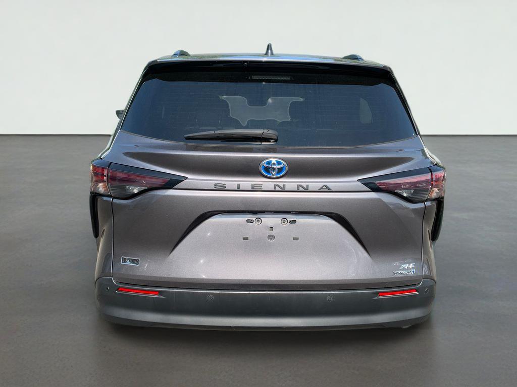 2024 Toyota Sienna XLE 8 Passenger