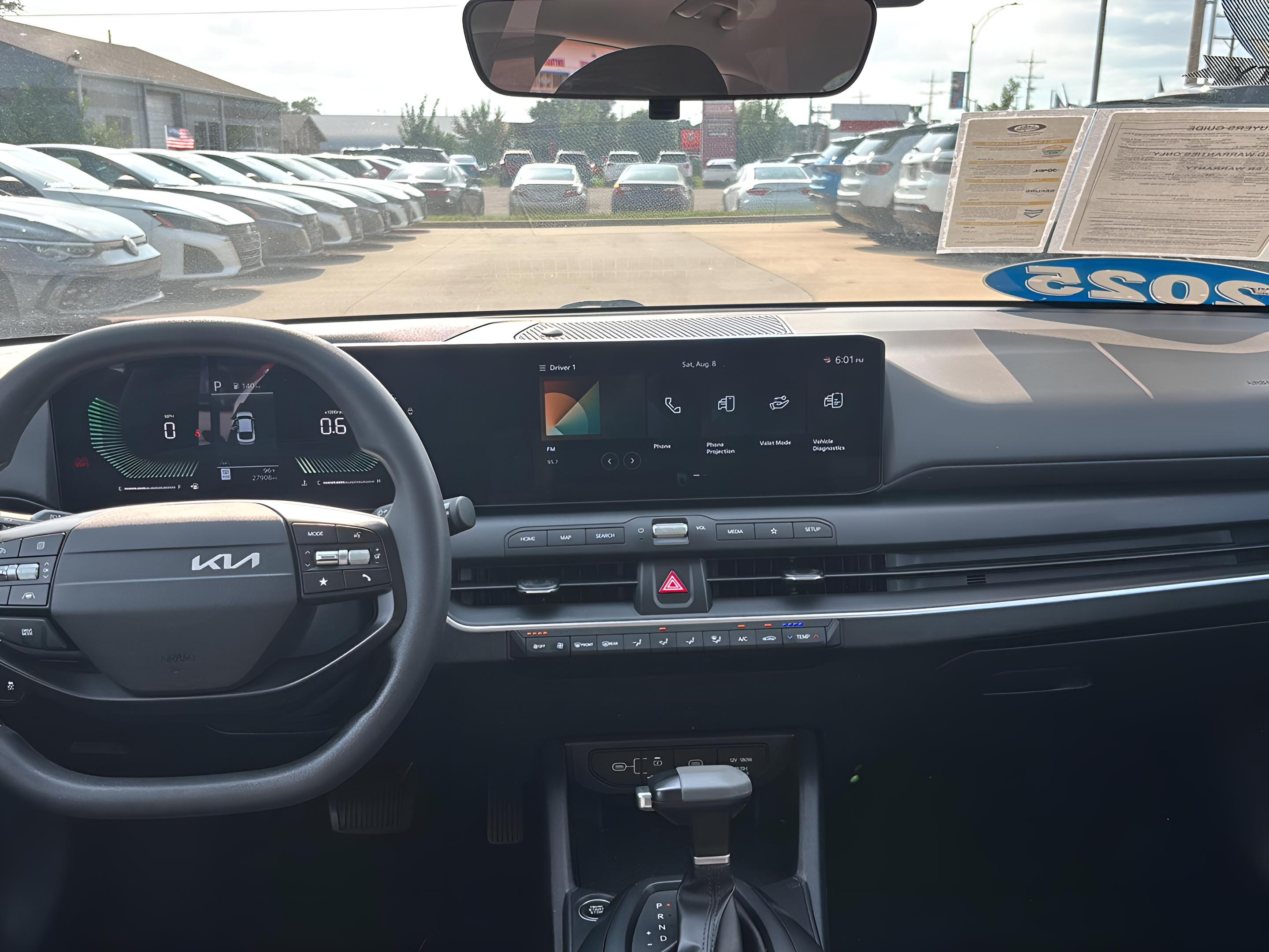 2025 Kia K4 LXS