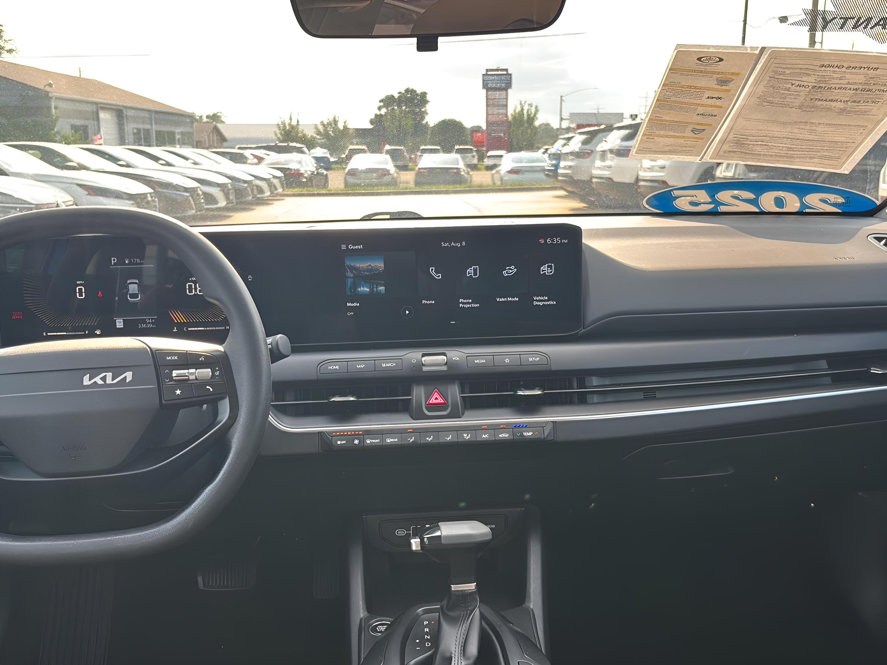 2025 Kia K4 LXS