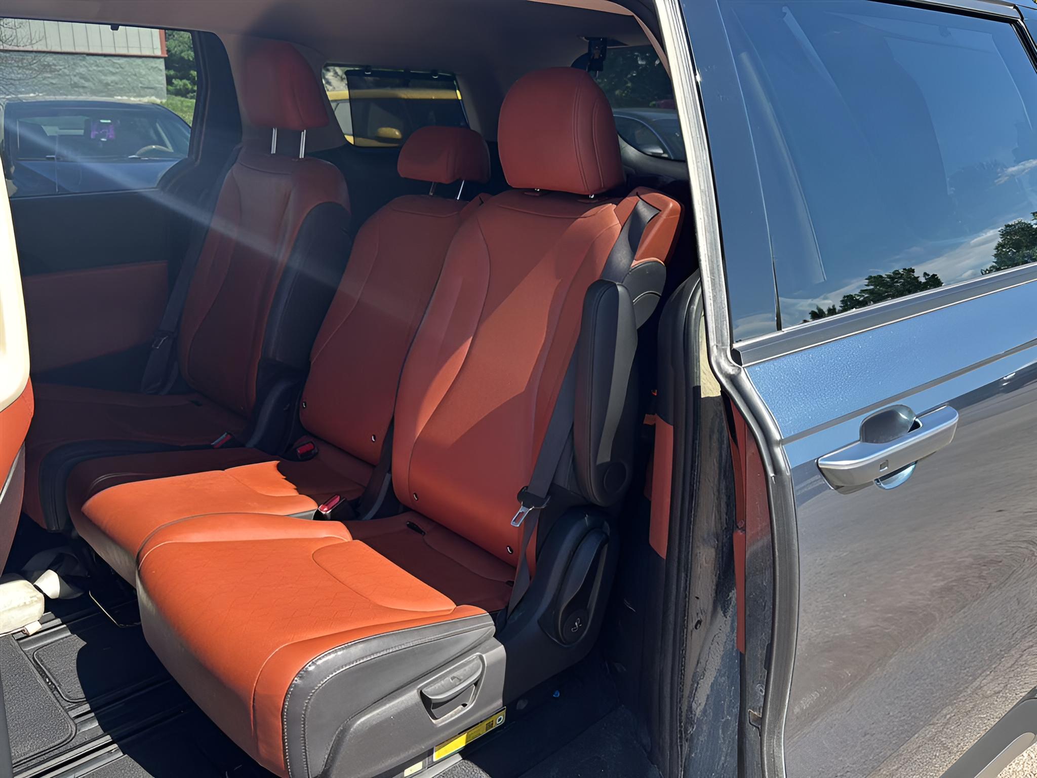 2024 Kia Carnival SX
