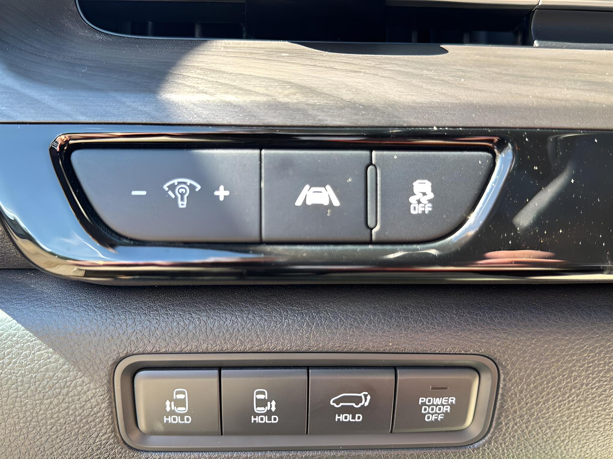 2024 Kia Carnival SX