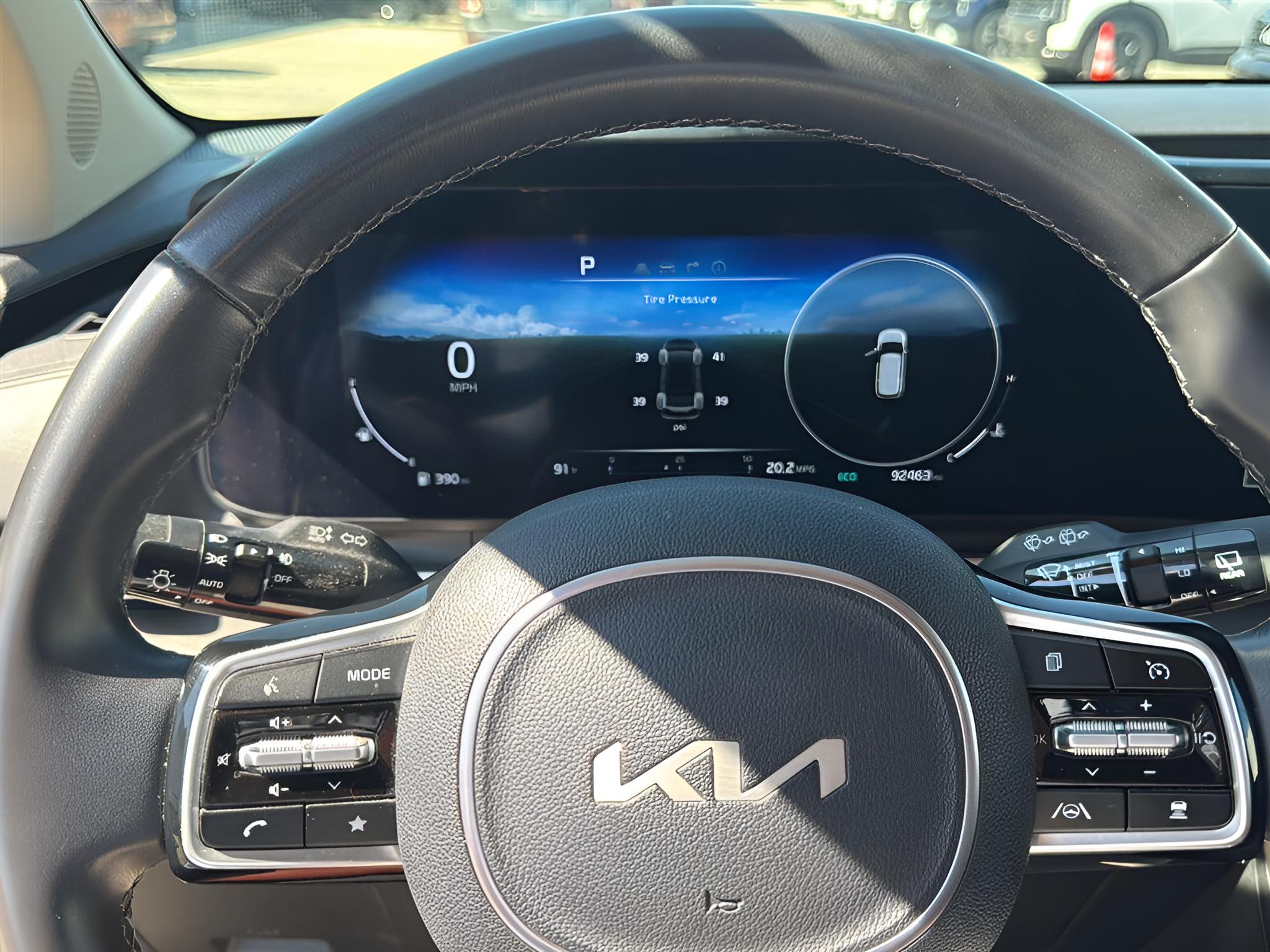 2024 Kia Carnival SX