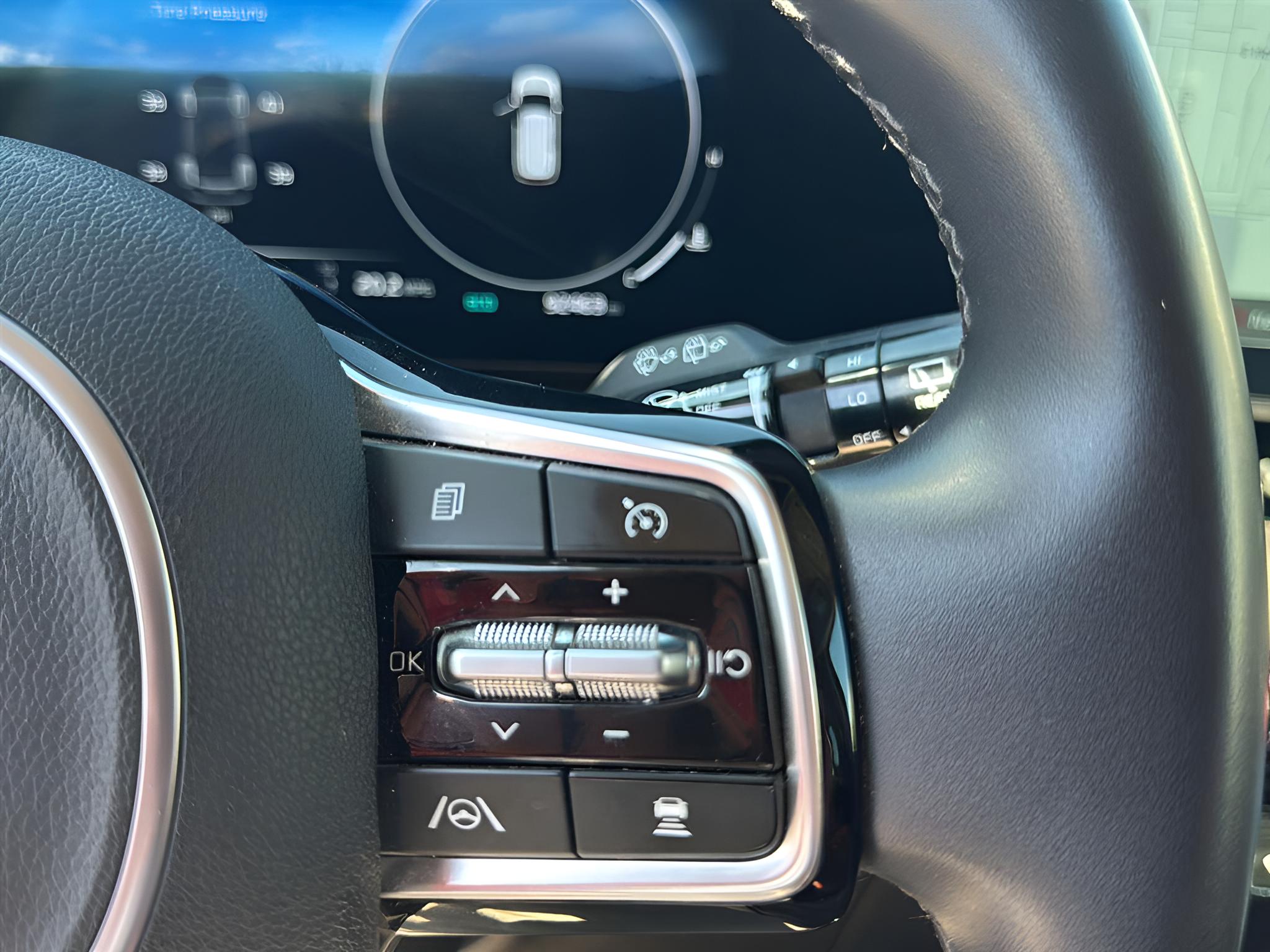 2024 Kia Carnival SX