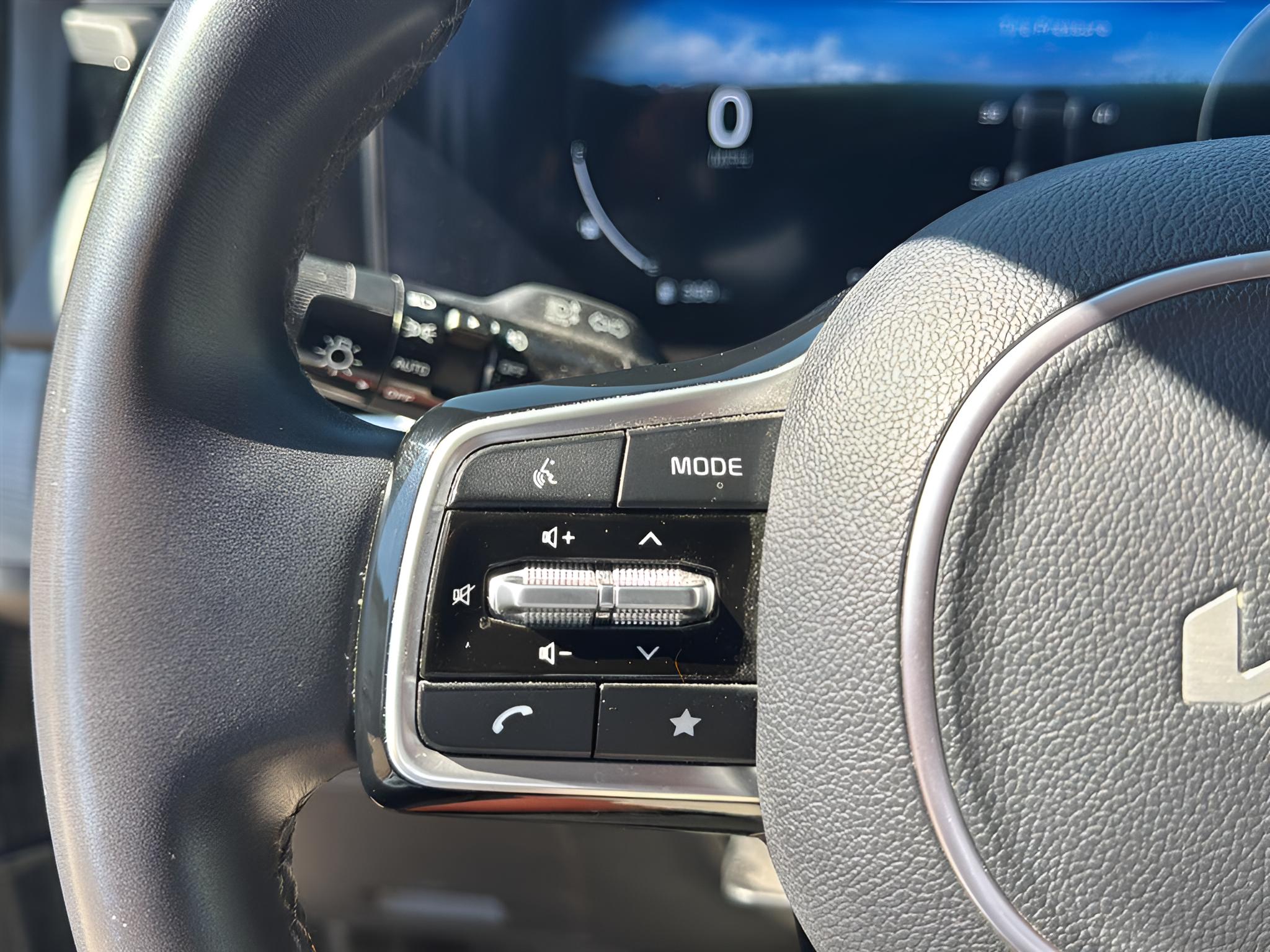 2024 Kia Carnival SX