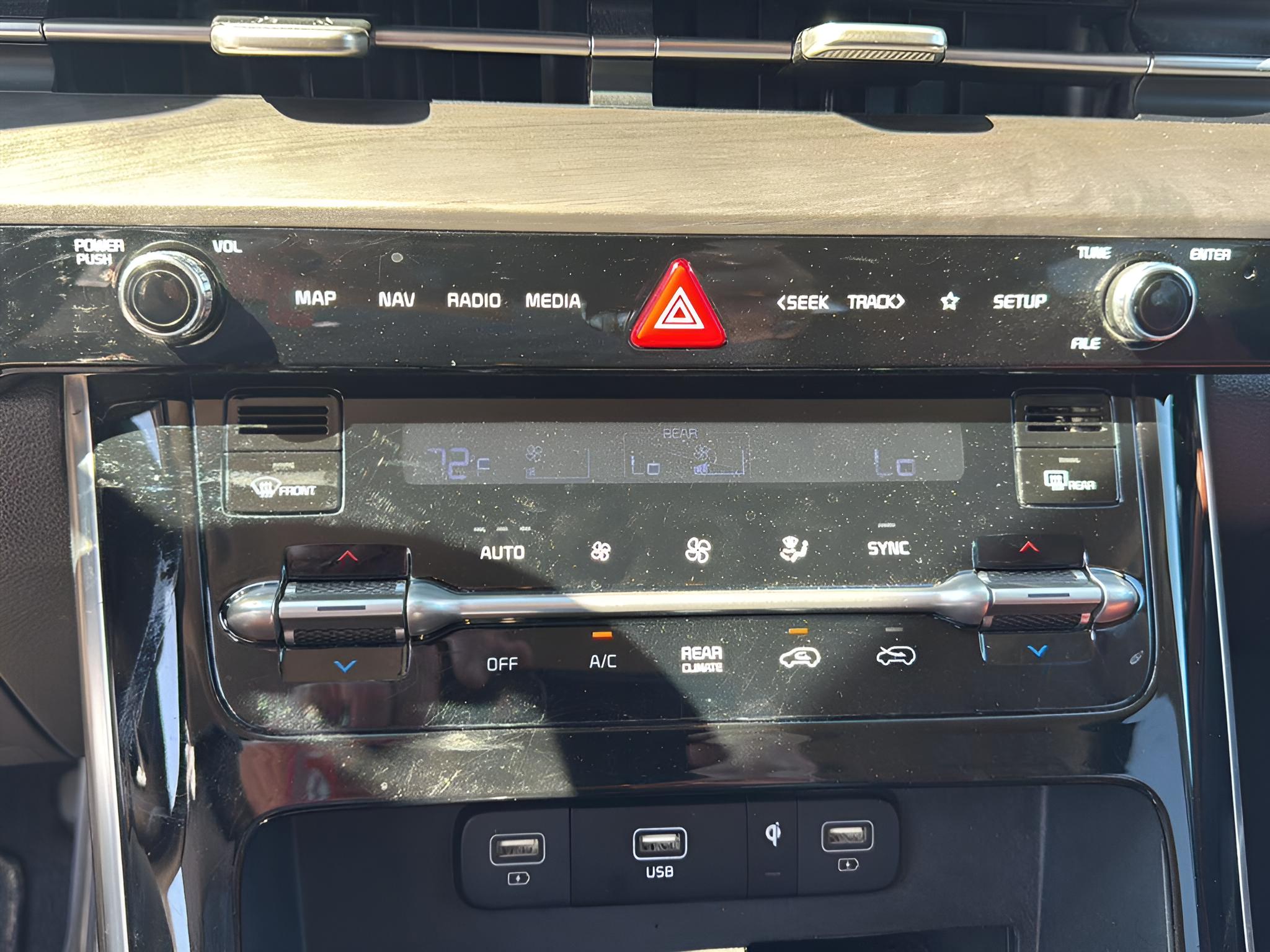 2024 Kia Carnival SX
