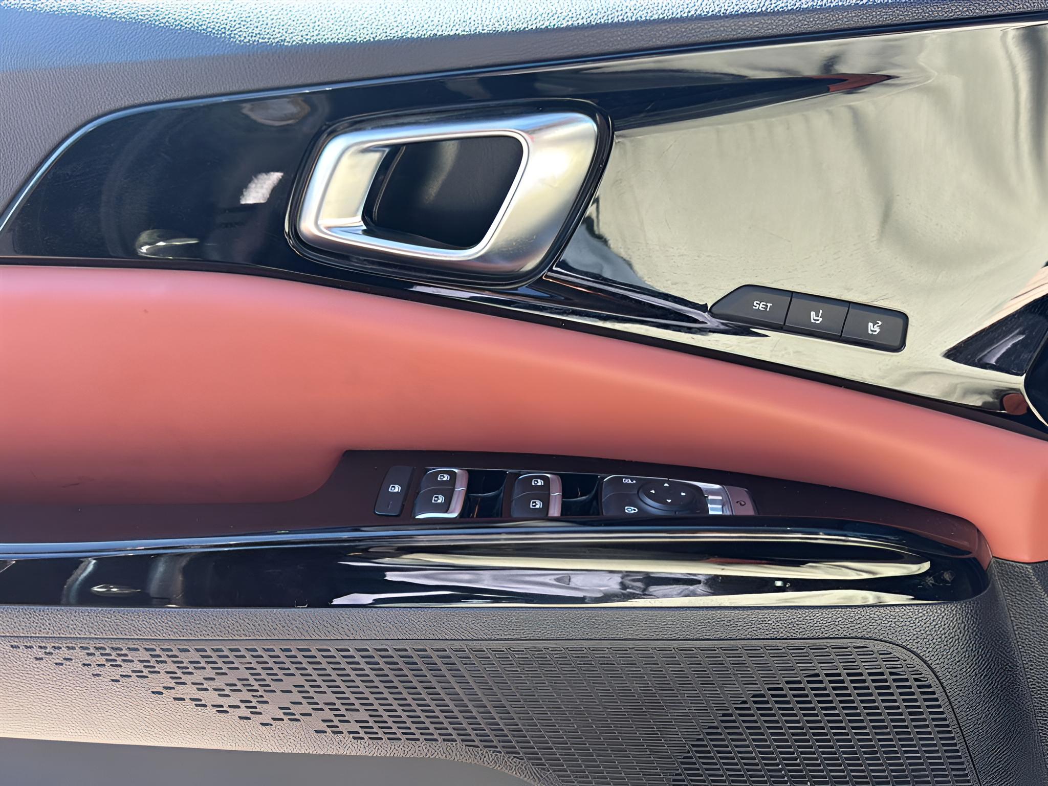 2024 Kia Carnival SX