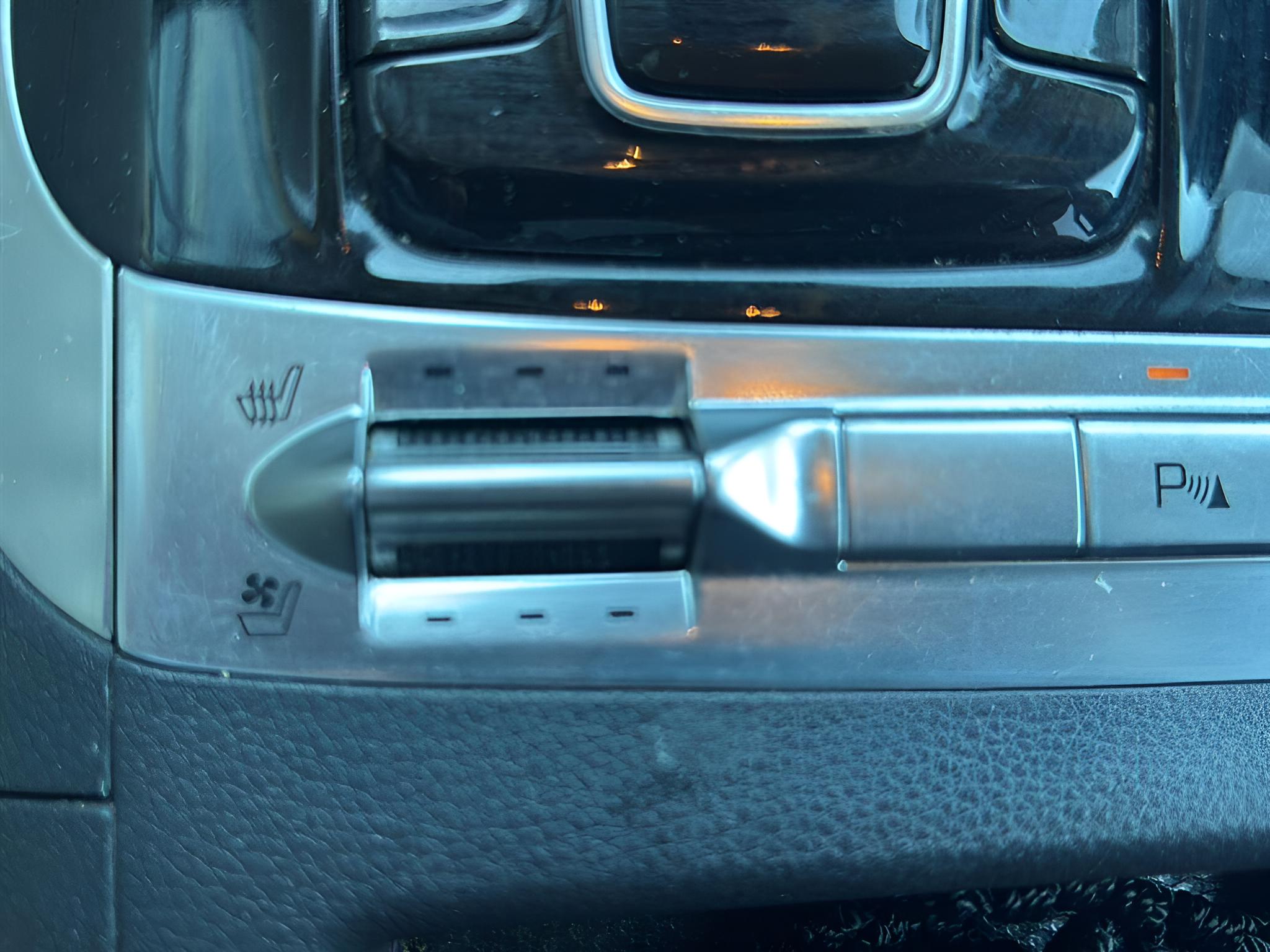 2024 Kia Carnival SX
