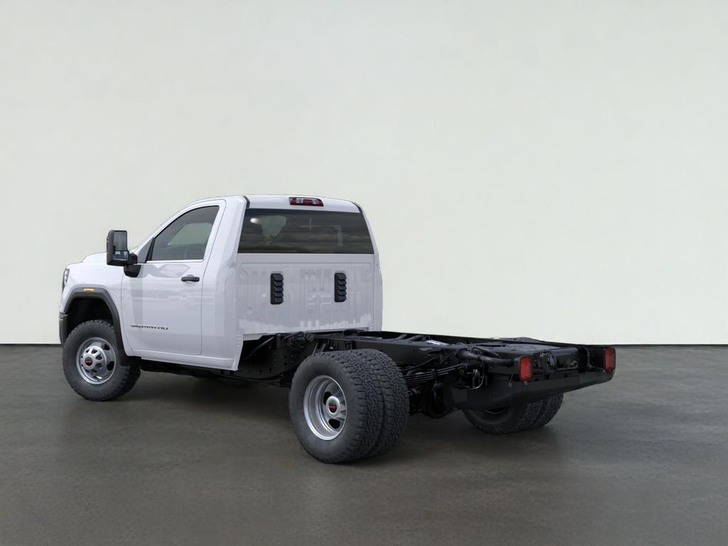 2025 GMC Sierra 3500 HD Chassis Cab Pro